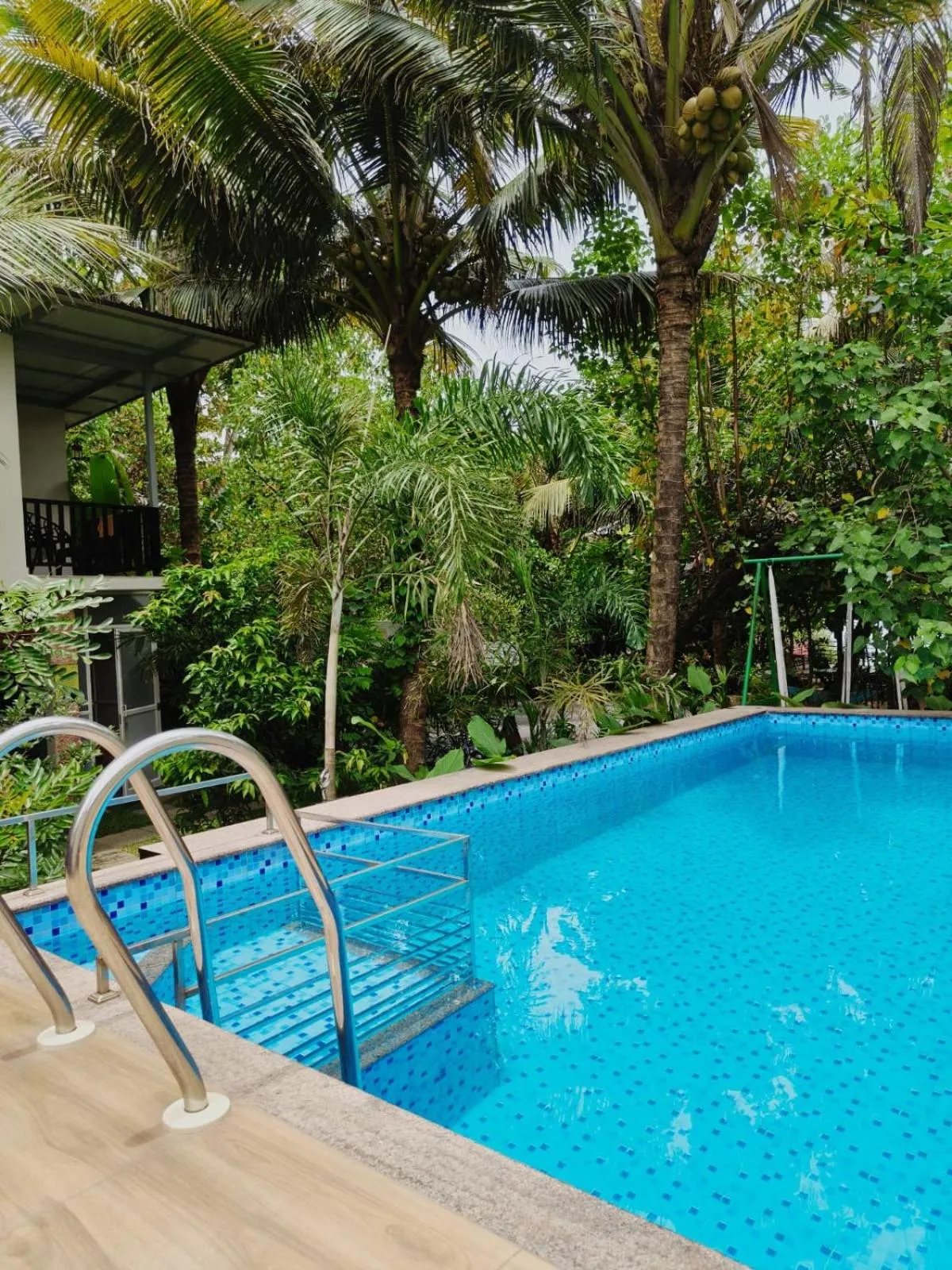 Lakefront Beach Homes