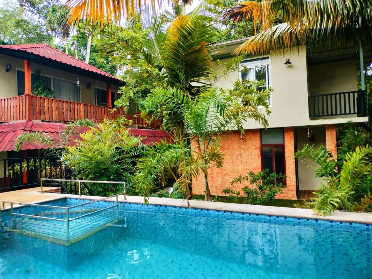 Lakefront Beach Homes