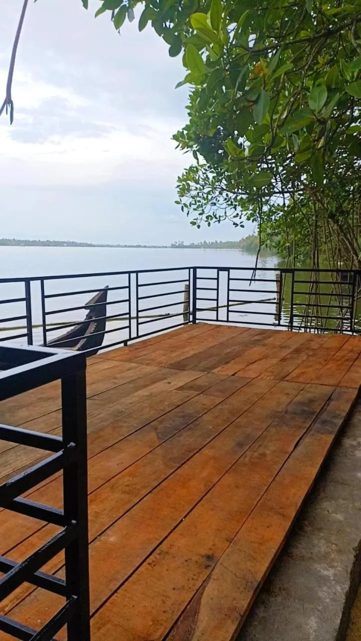 Lakefront Beach Homes