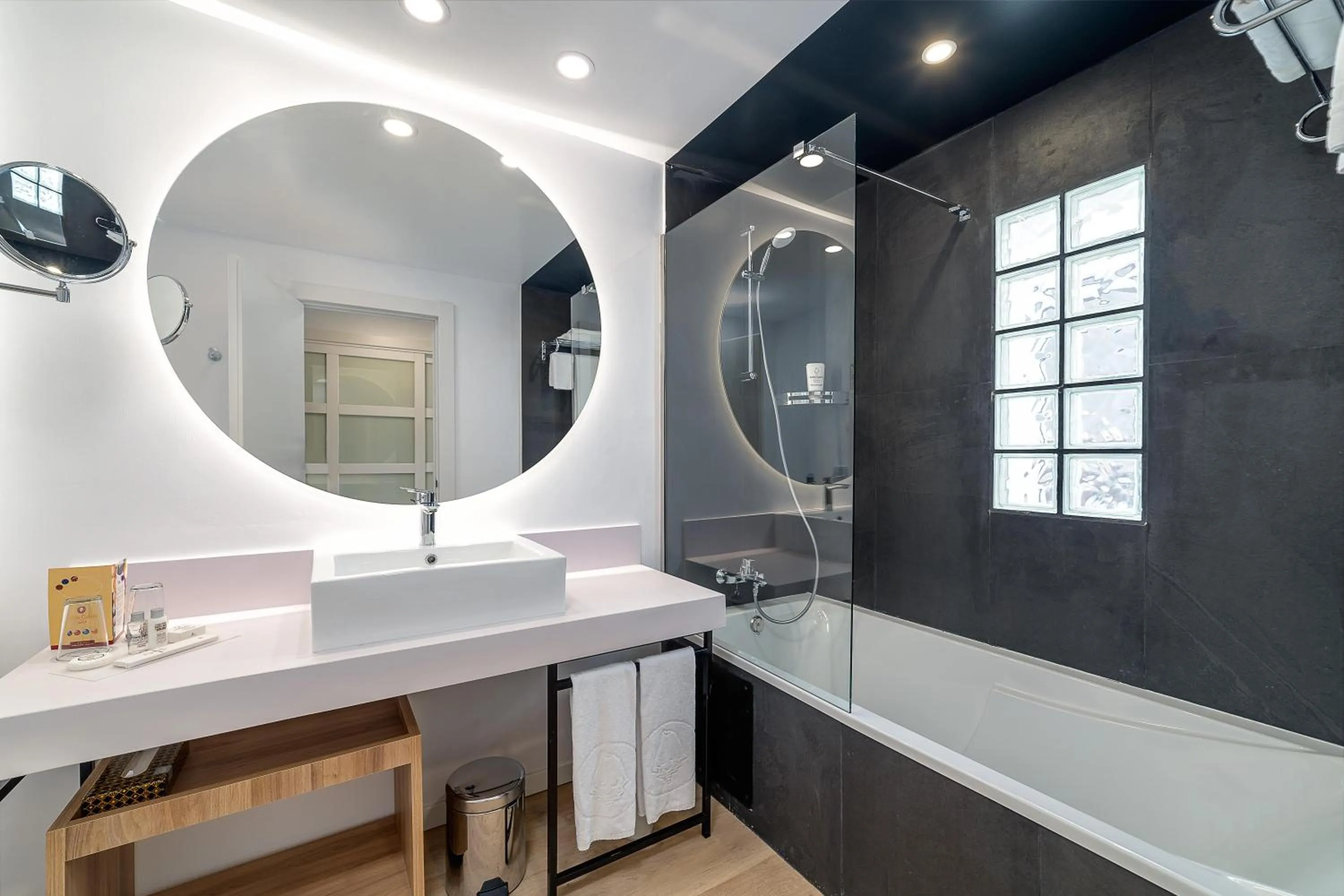 Bathroom in Hotel Costa Calero Thalasso & Spa