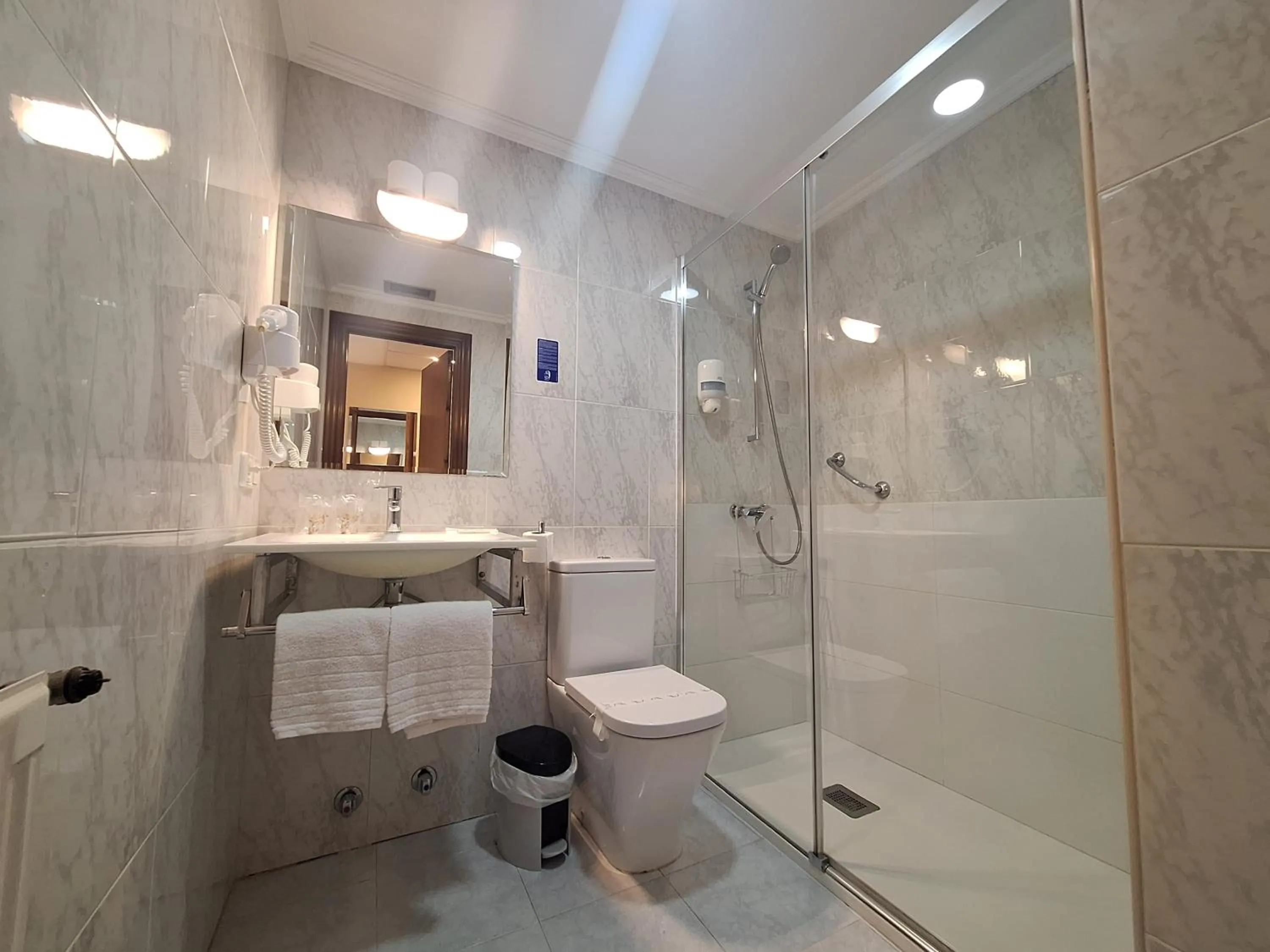 Shower in Hotel Yerri