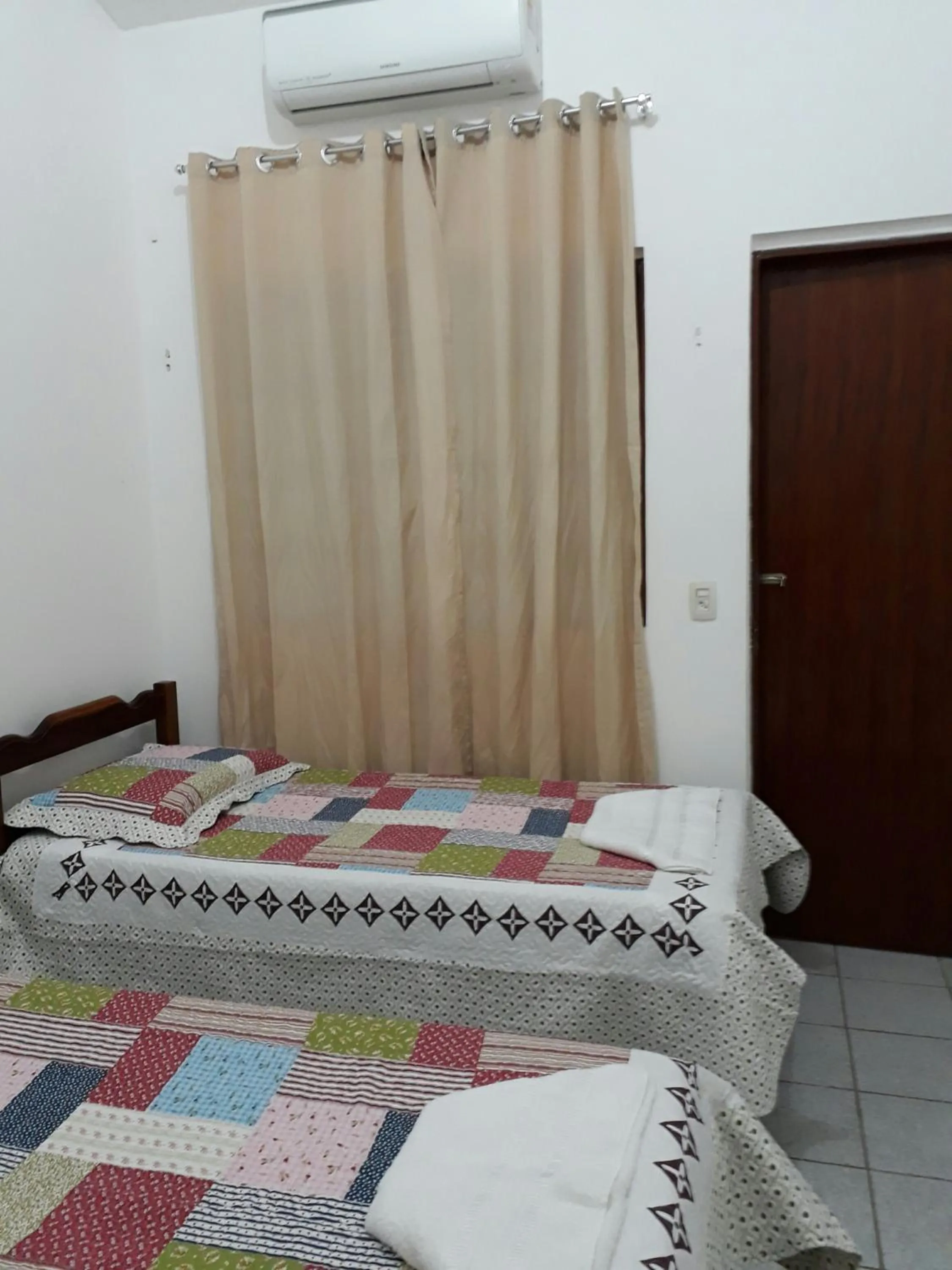 Bed in Casa 2 Quartos Mobiliada Cambeba - Com Garagem