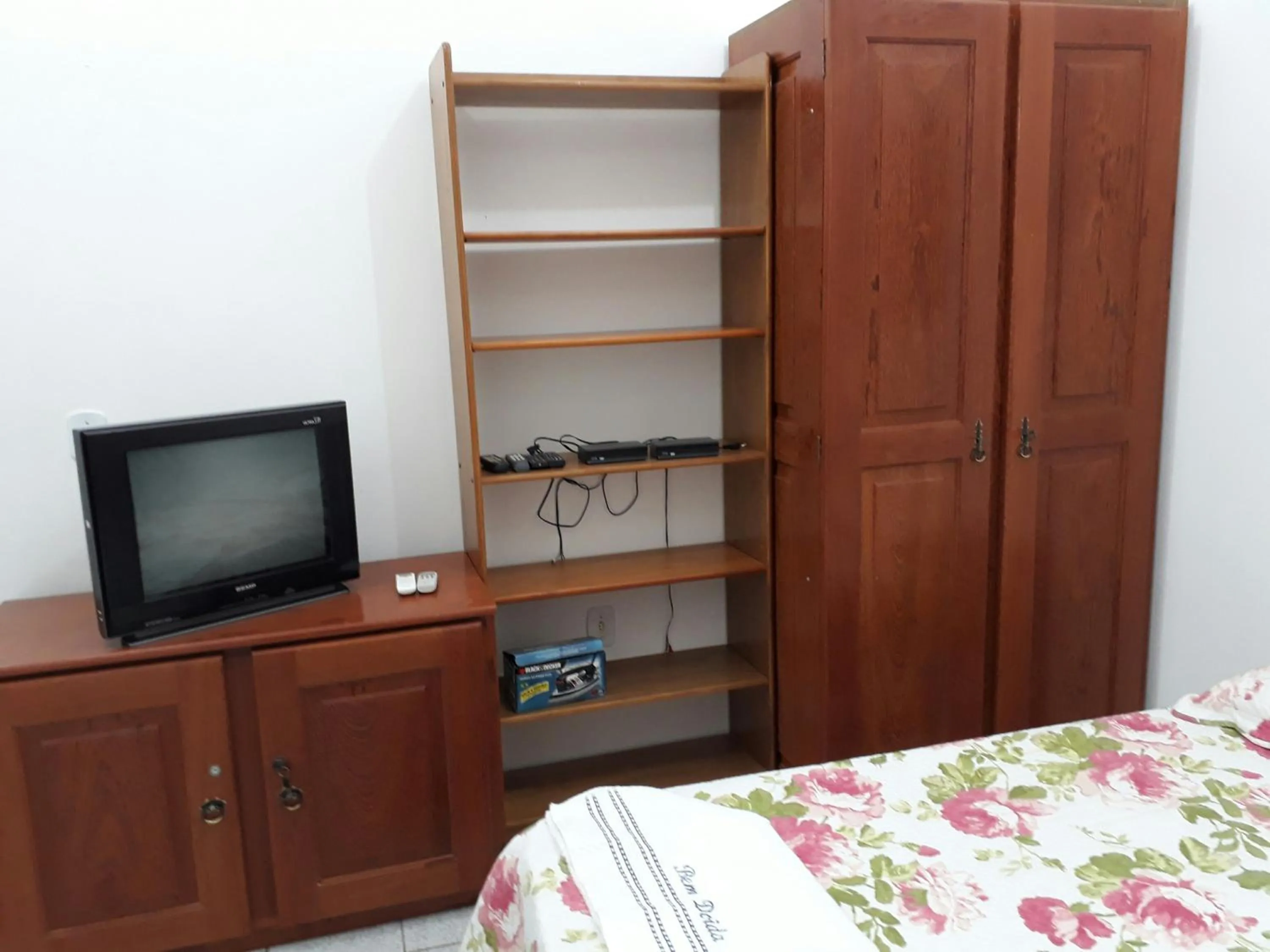 Bed in Casa 2 Quartos Mobiliada Cambeba - Com Garagem