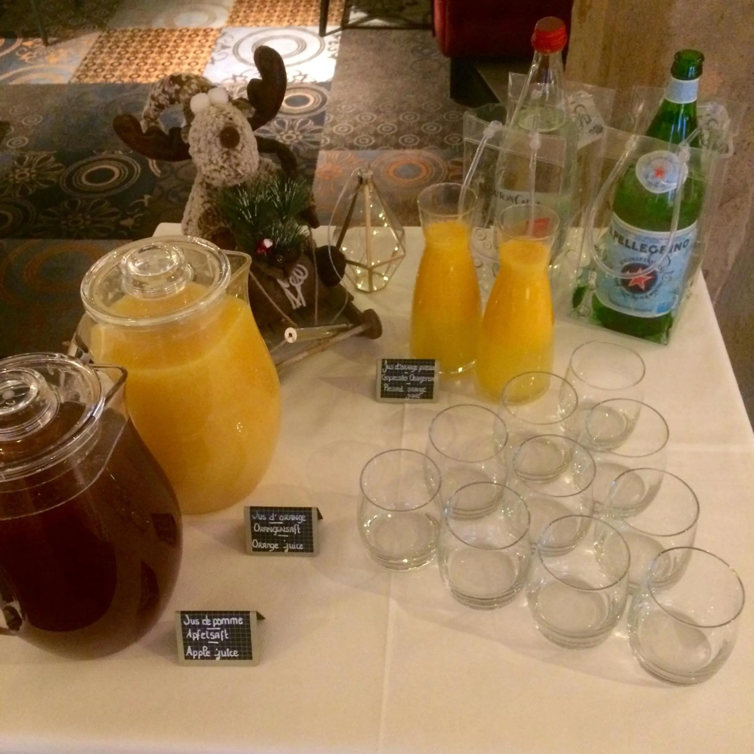 Buffet breakfast in Hotel La Couronne