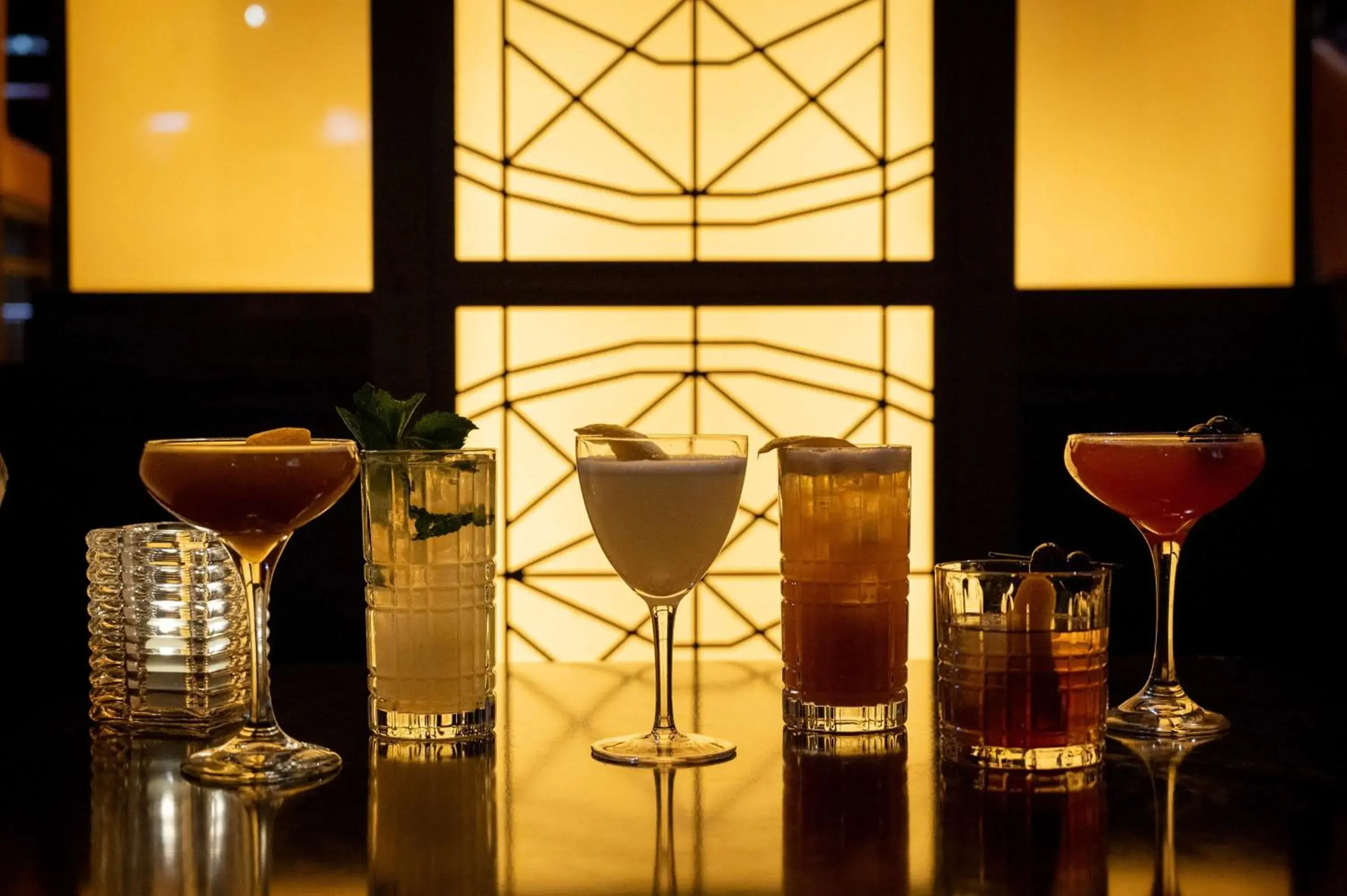 Lounge or bar in The Palmer House Hilton Lounge or bar in The Palmer House Hilton