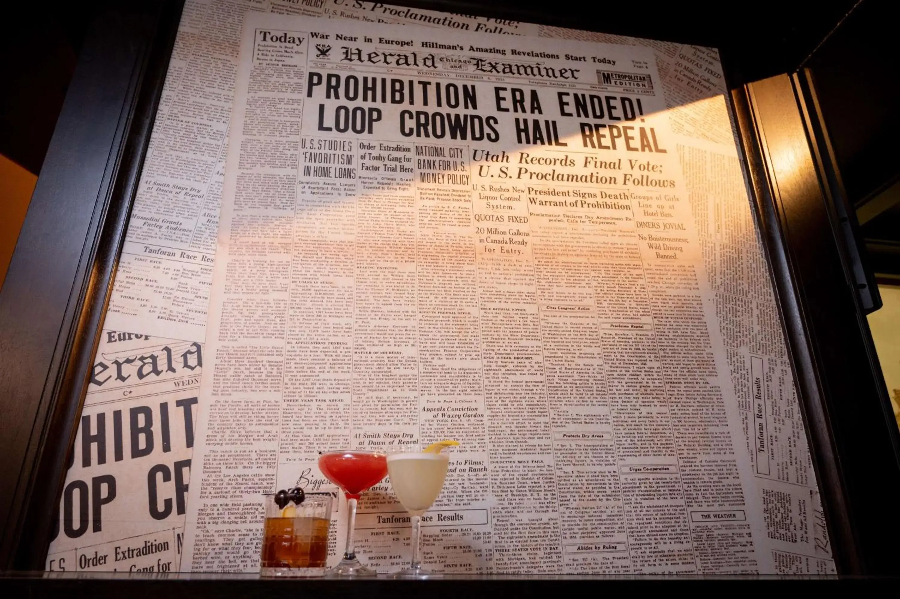 Lounge or bar in The Palmer House Hilton Lounge or bar in The Palmer House Hilton
