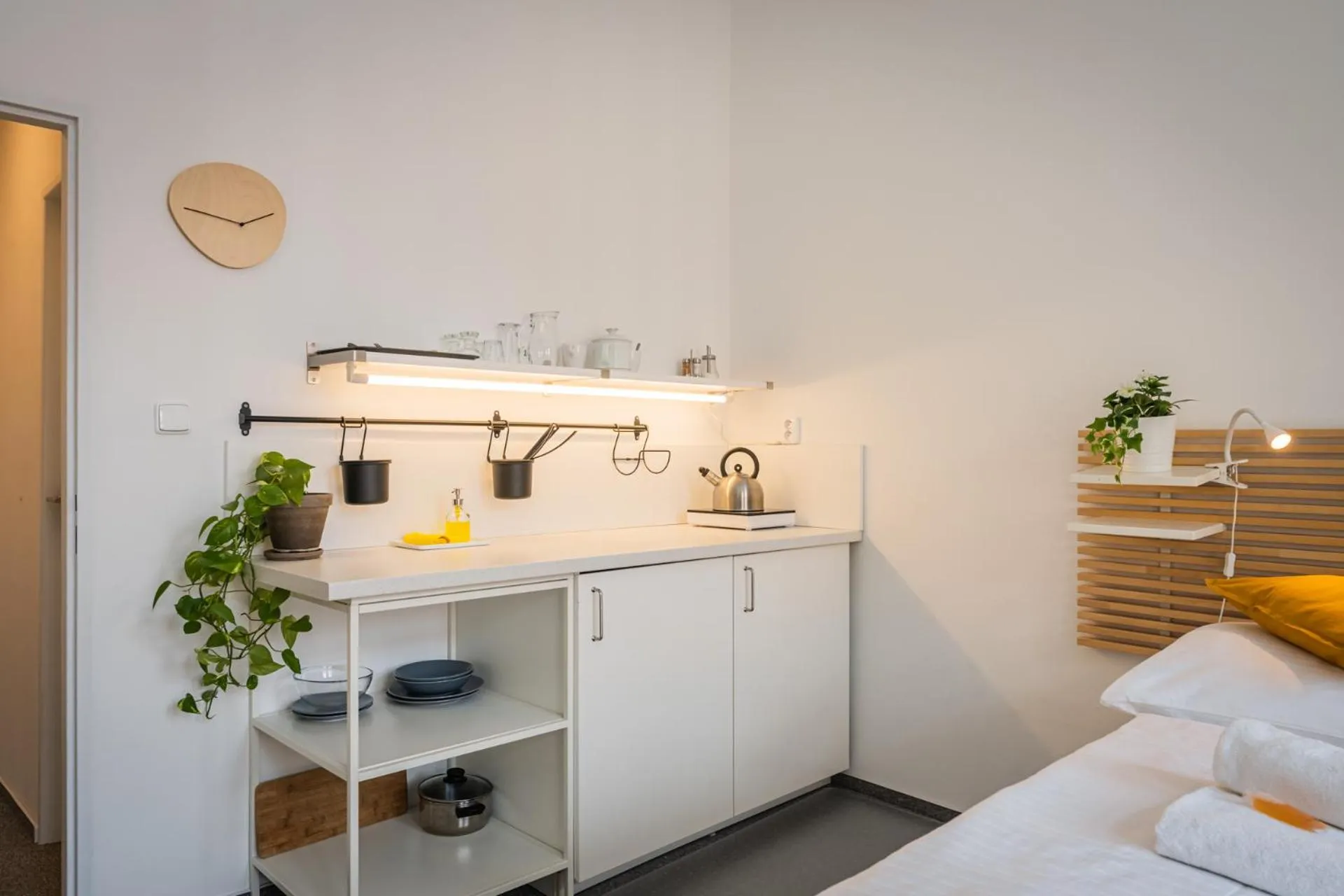 Coffee/tea facilities, Bed in Self-service Hotel Ostaš Praha