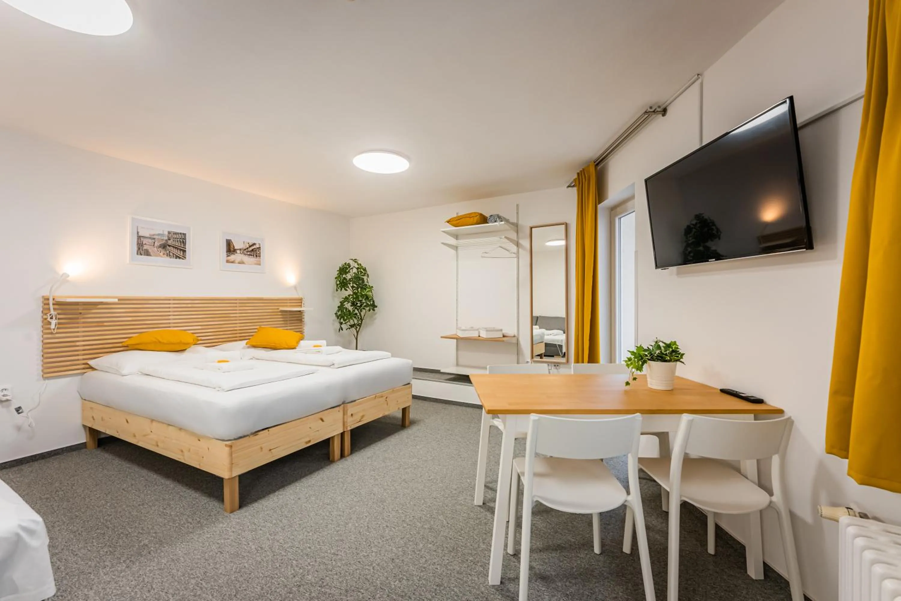 TV and multimedia, Bed in Self-service Hotel Ostaš Praha