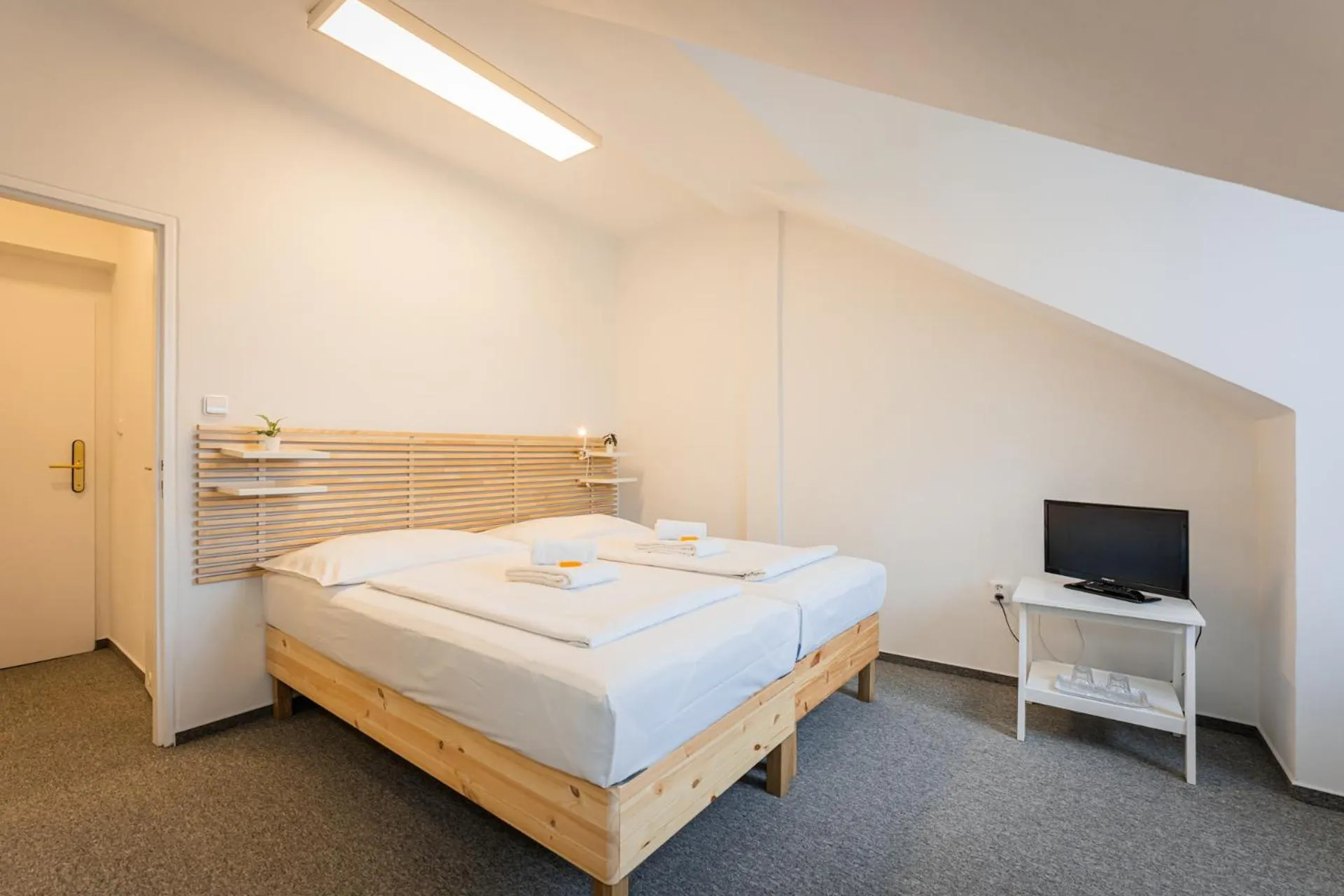 Bed in Self-service Hotel Ostaš Praha