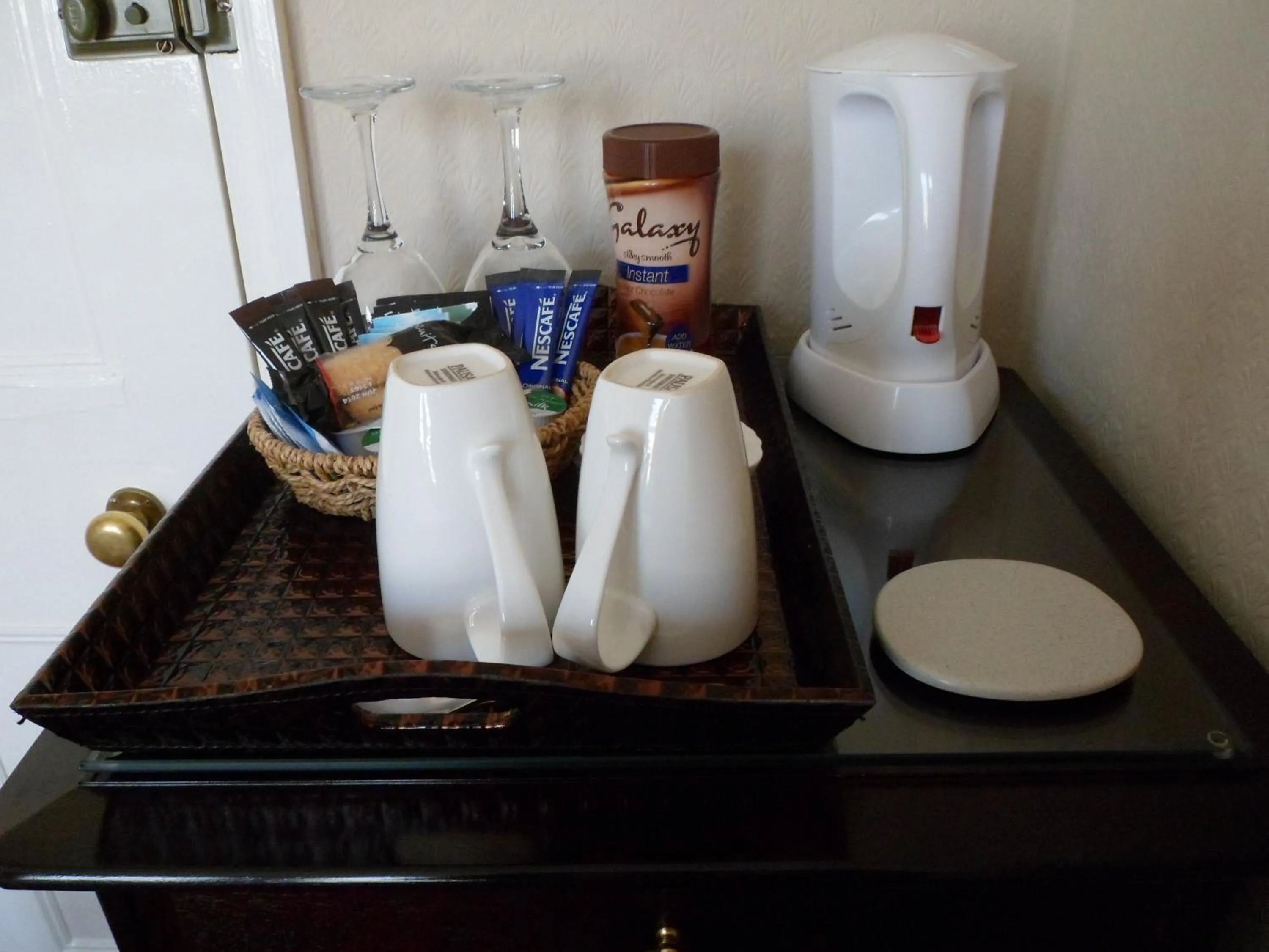 Coffee/tea facilities in The Farthings