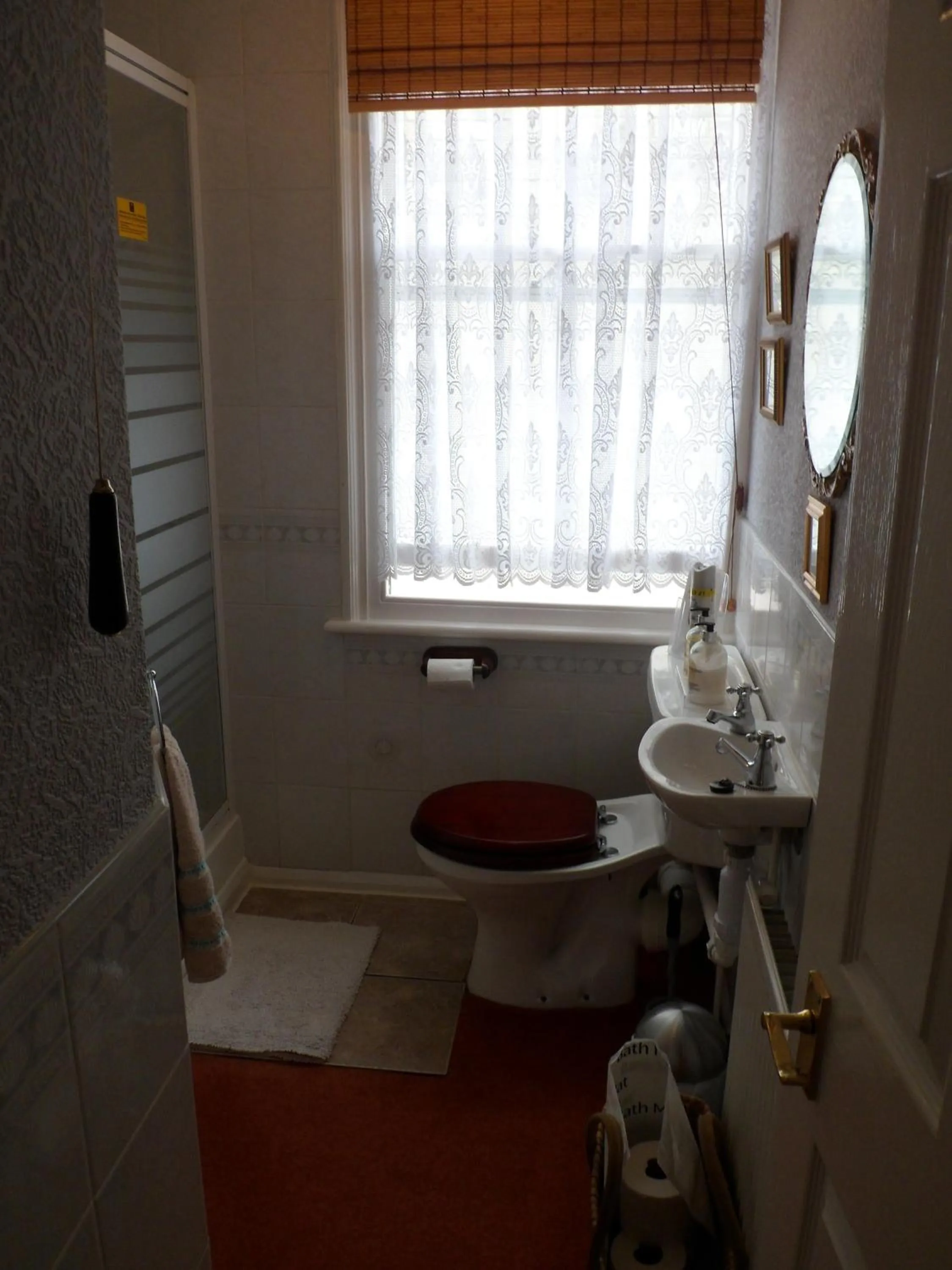 Bathroom in The Farthings