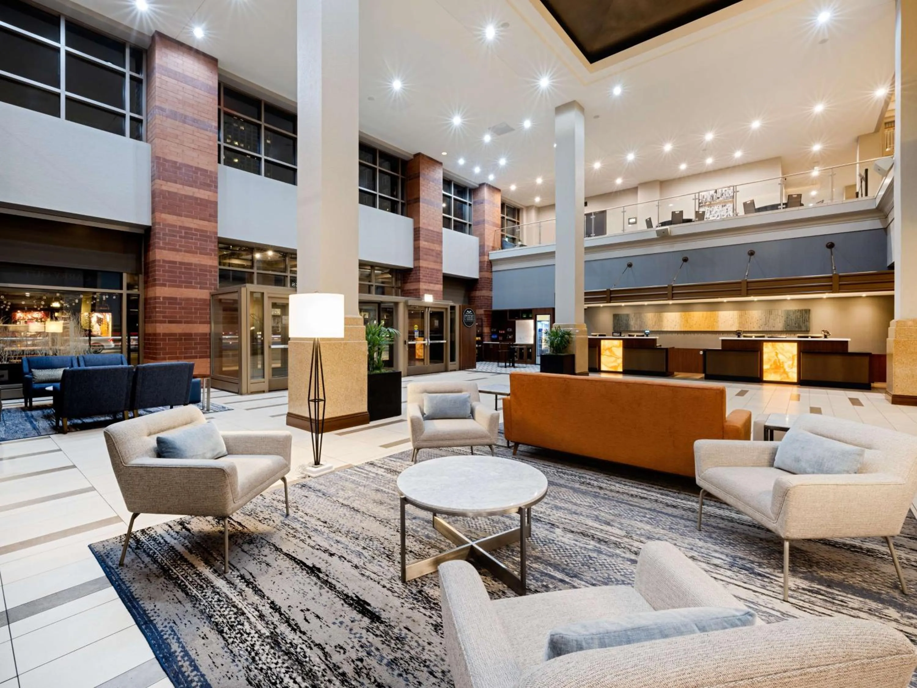 Lobby or reception in Embassy Suites Chicago - Downtown River North