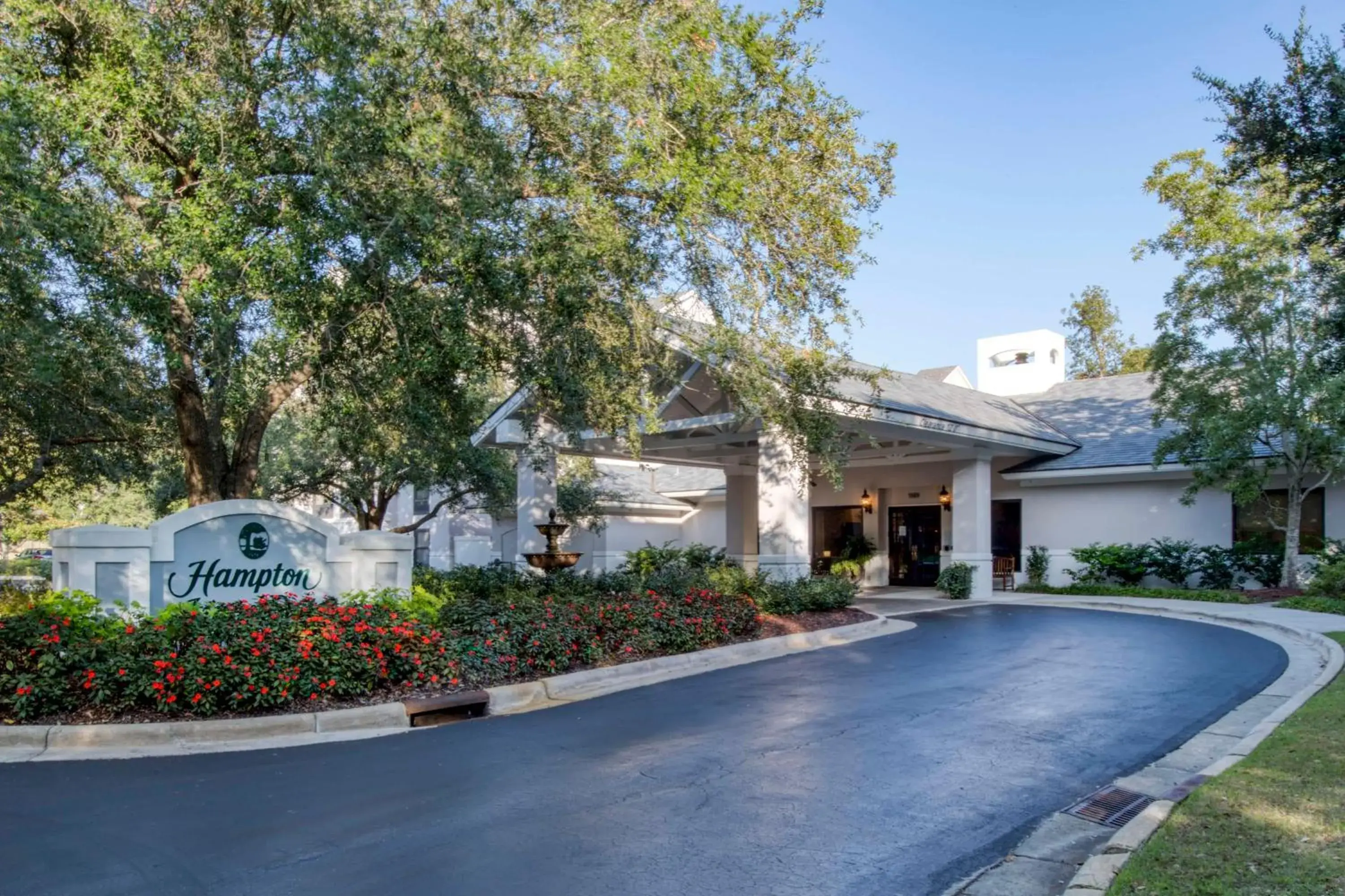 Property building in Hampton Inn & Suites Wilmington/Wrightsville Beach Property building in Hampton Inn & Suites Wilmington/Wrightsville Beach