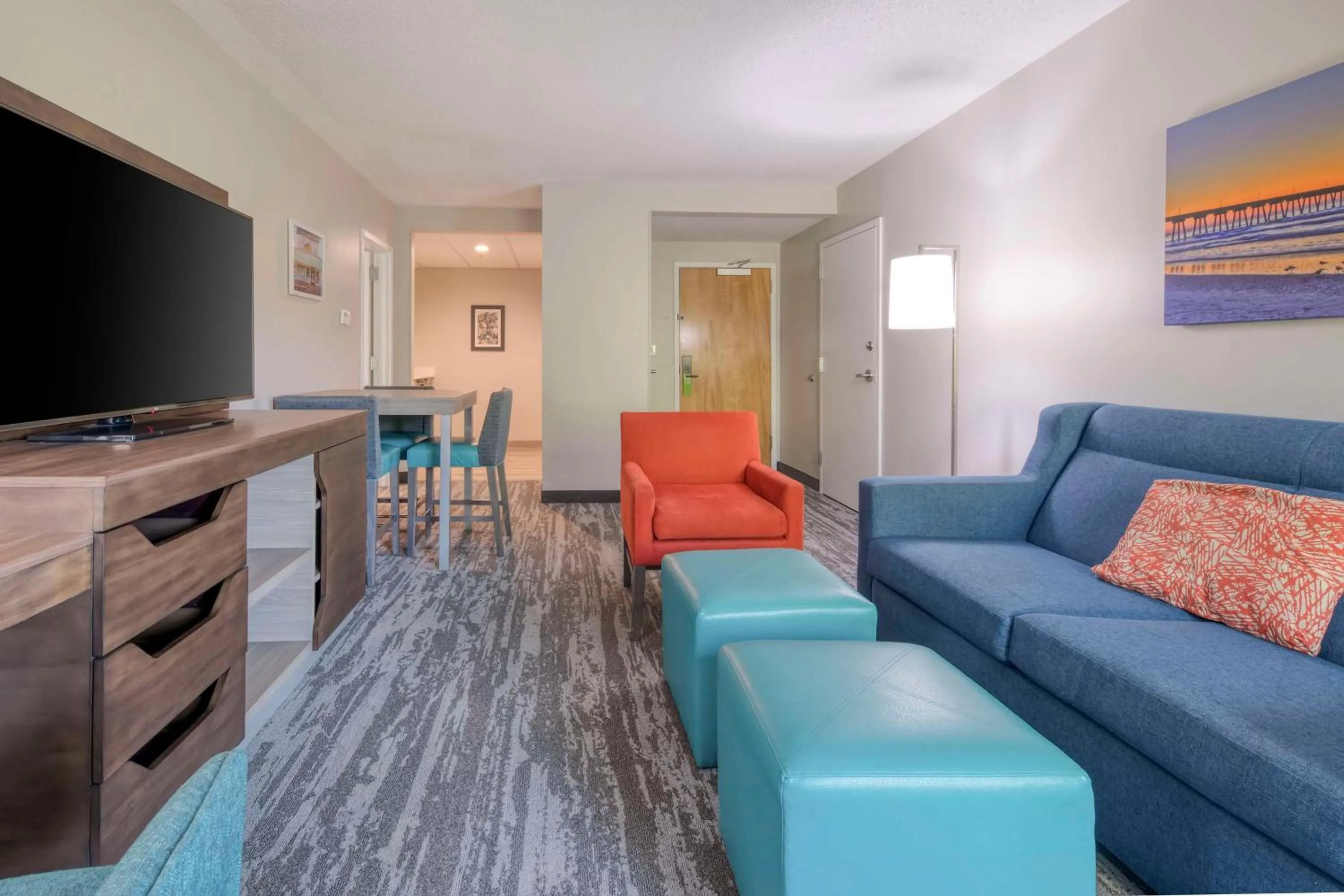 Living room in Hampton Inn & Suites Wilmington/Wrightsville Beach