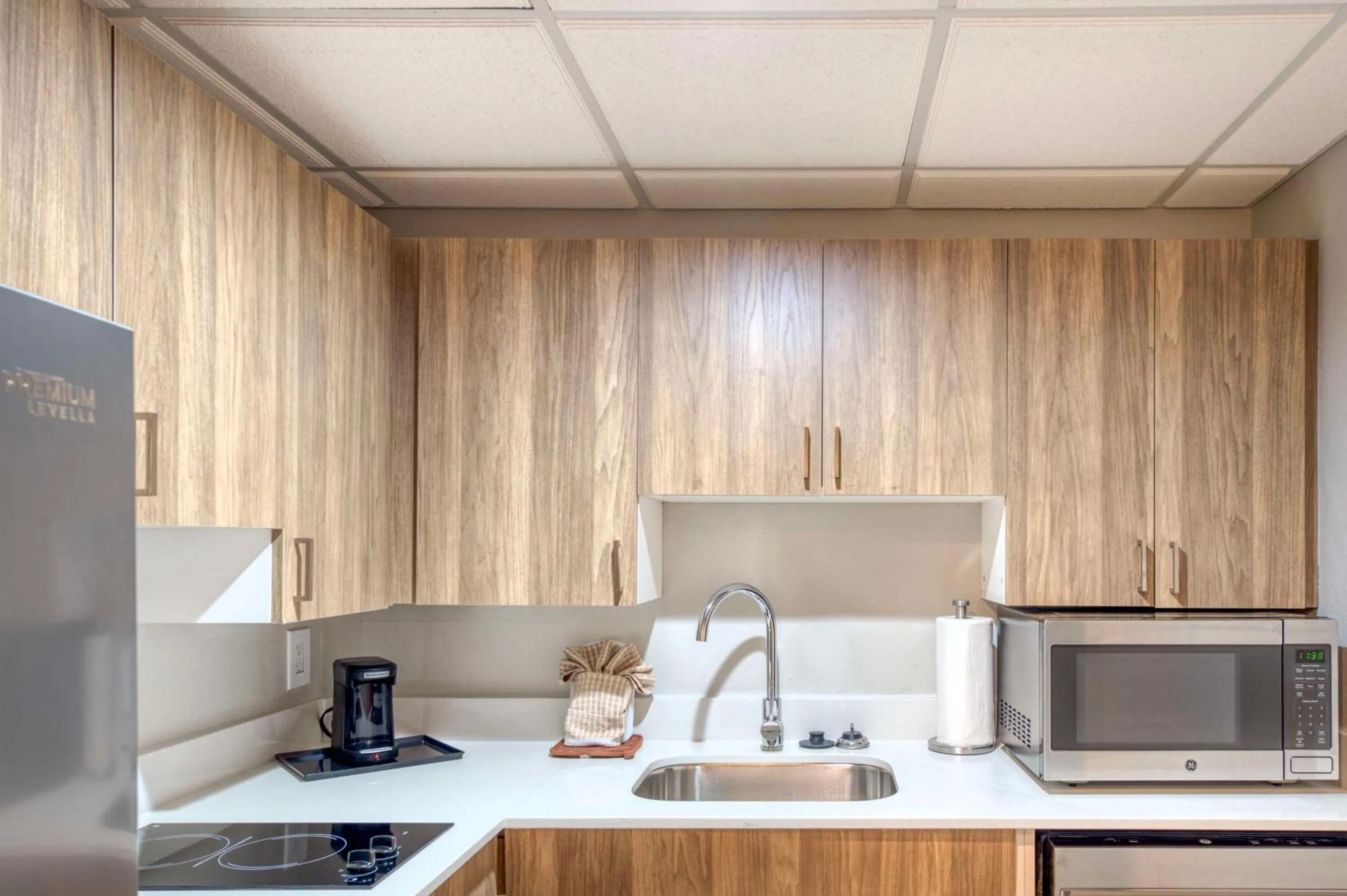 Kitchen or kitchenette in Hampton Inn & Suites Wilmington/Wrightsville Beach