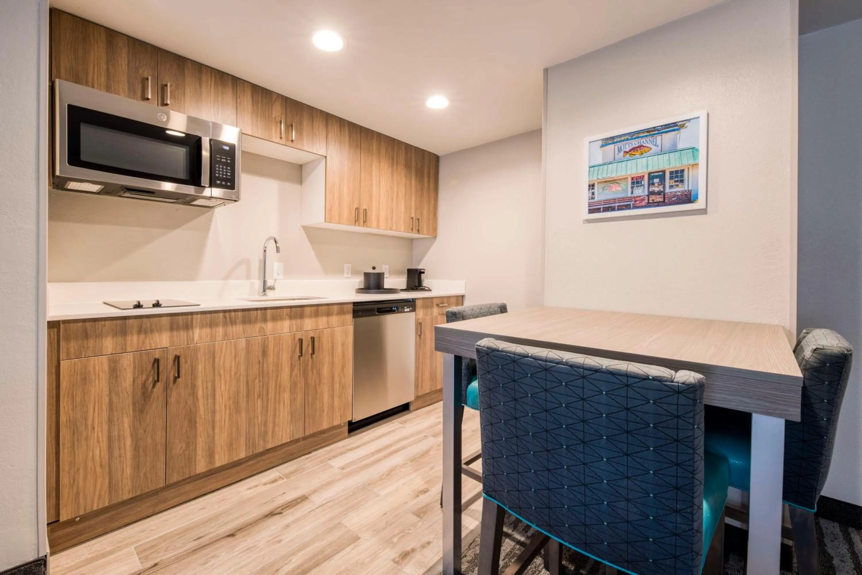 Kitchen or kitchenette in Hampton Inn & Suites Wilmington/Wrightsville Beach