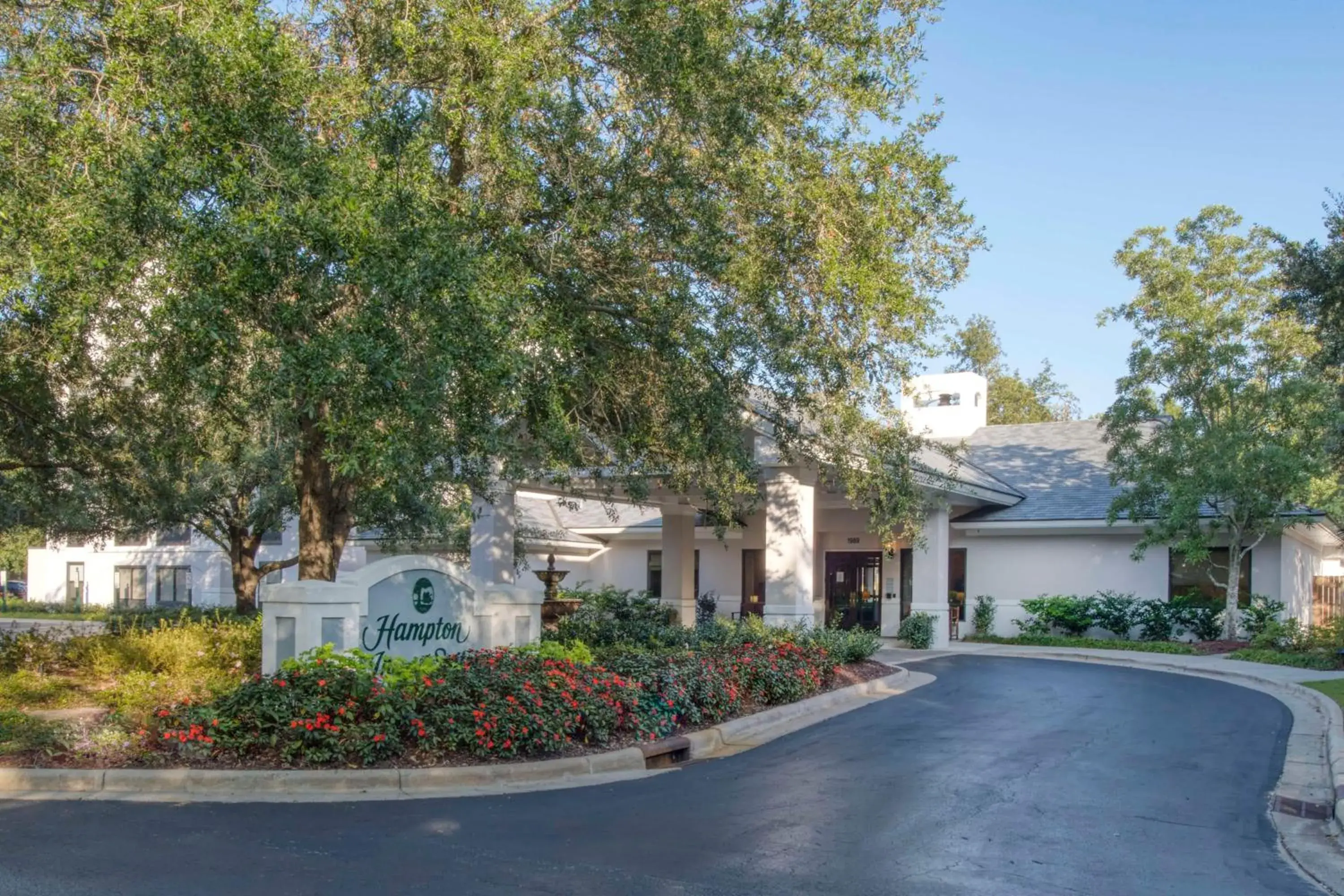 Property building in Hampton Inn & Suites Wilmington/Wrightsville Beach Property building in Hampton Inn & Suites Wilmington/Wrightsville Beach