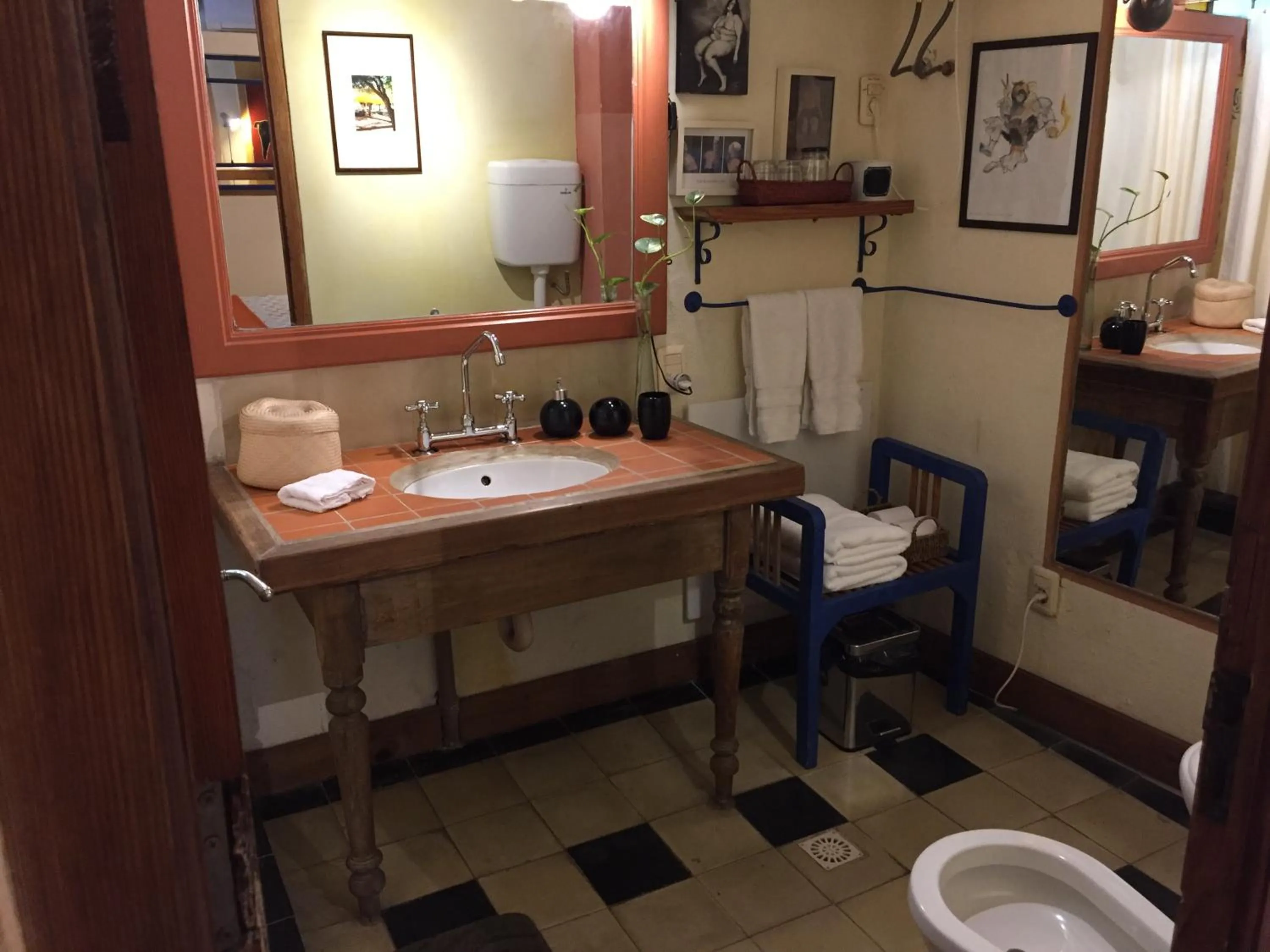 Bathroom in Colonia Suite Apartments