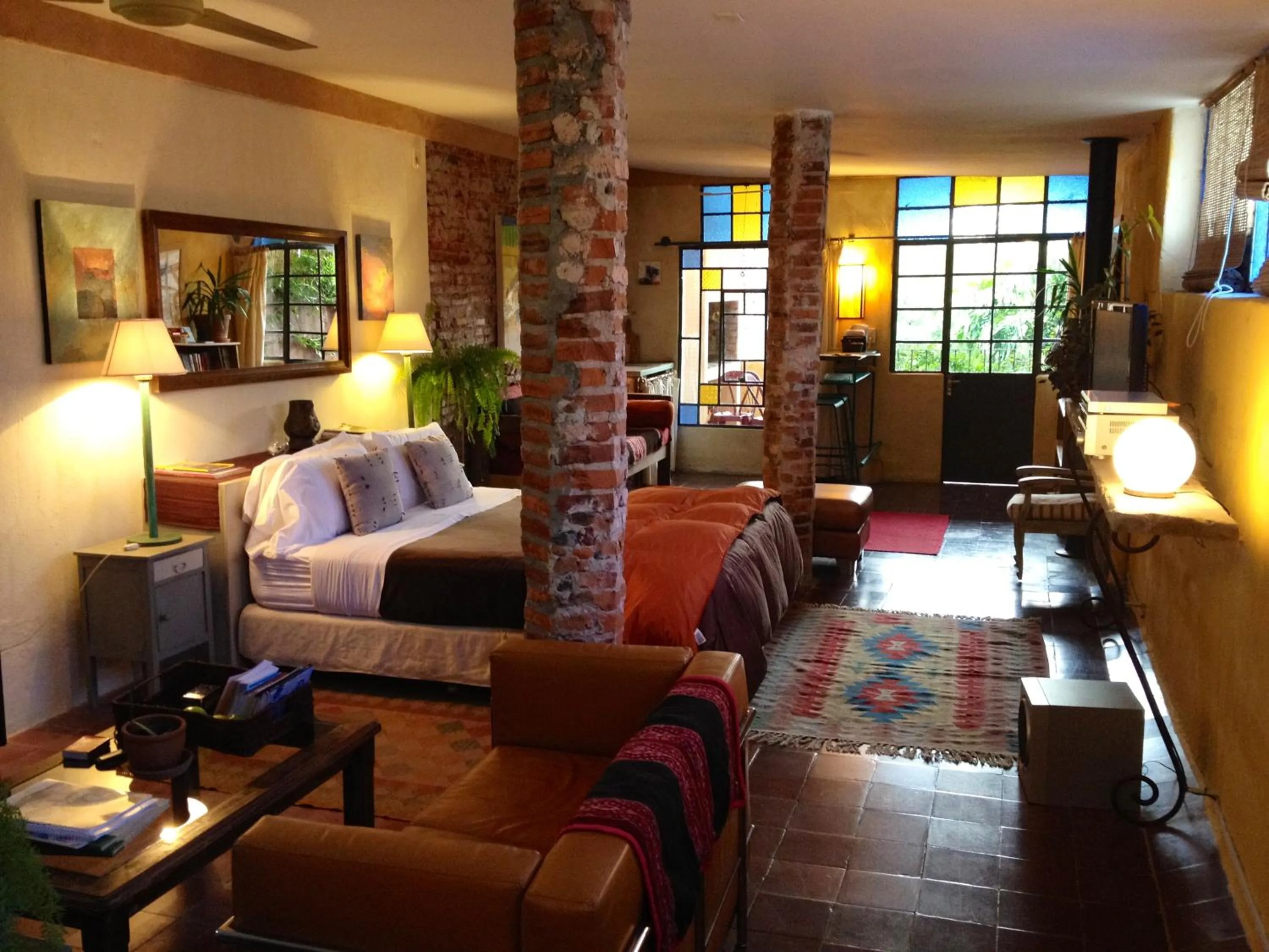 Photo of the whole room in Colonia Suite Apartments