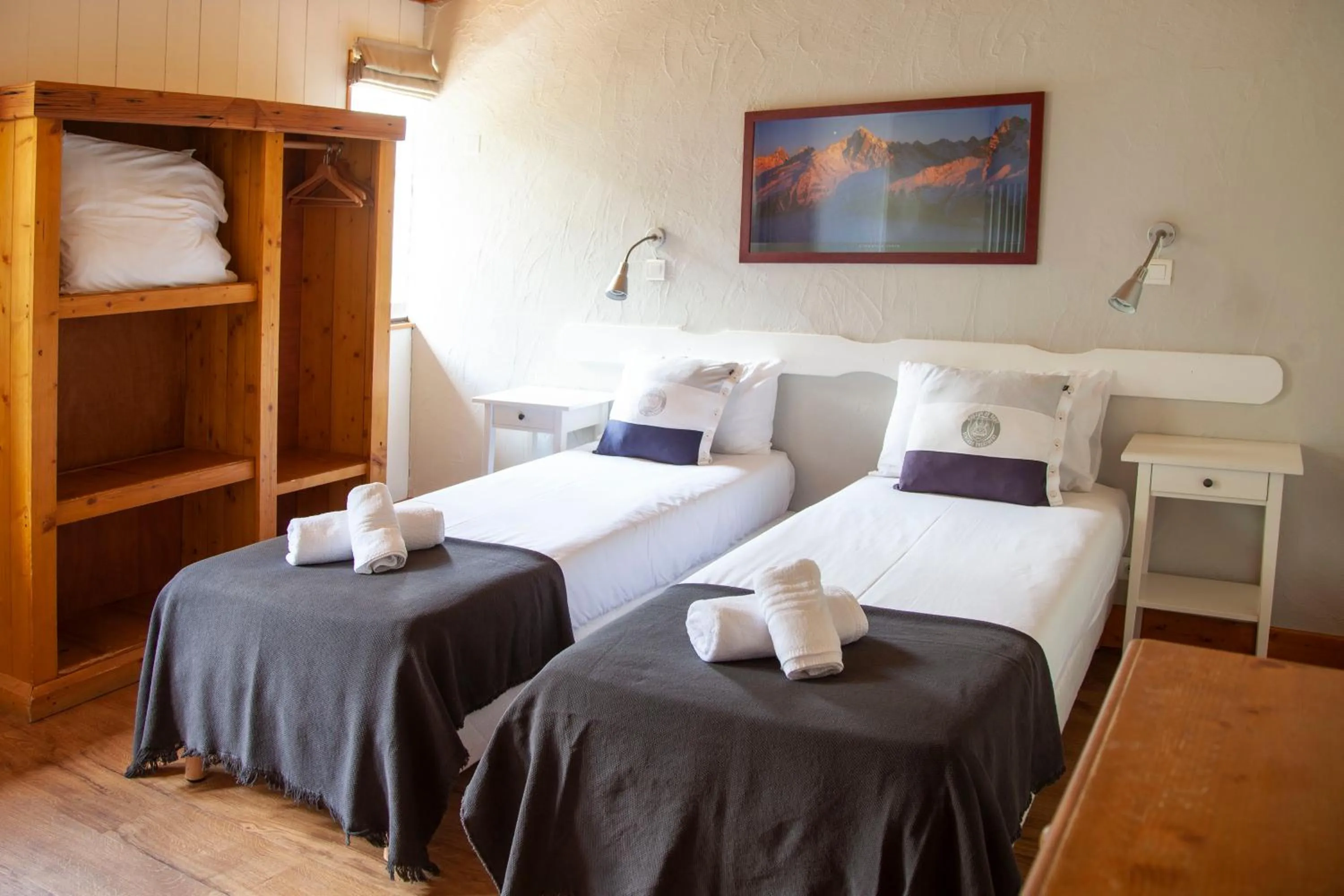 Bedroom, Bed in La Chaumière Mountain Lodge