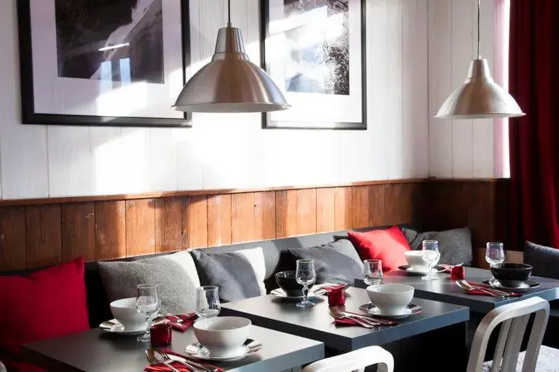 Restaurant/places to eat in La Chaumière Mountain Lodge Restaurant/places to eat in La Chaumière Mountain Lodge