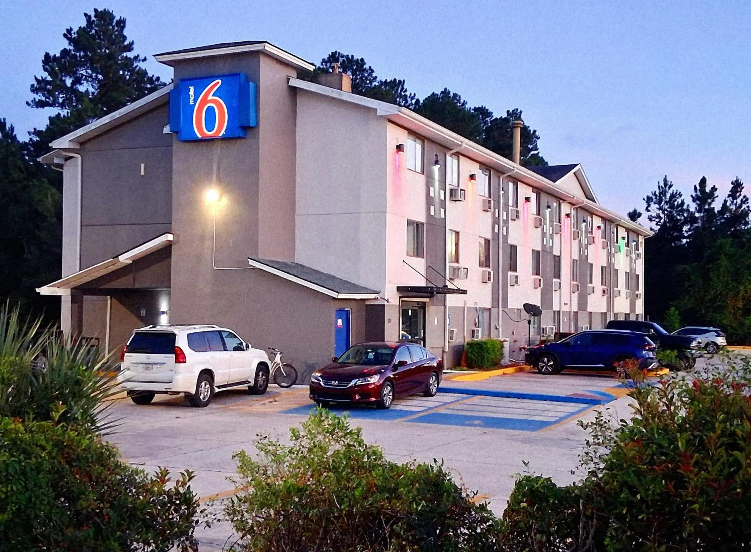 Property building in Motel 6 Kingsland Kings Bay Naval Property building in Motel 6 Kingsland Kings Bay Naval