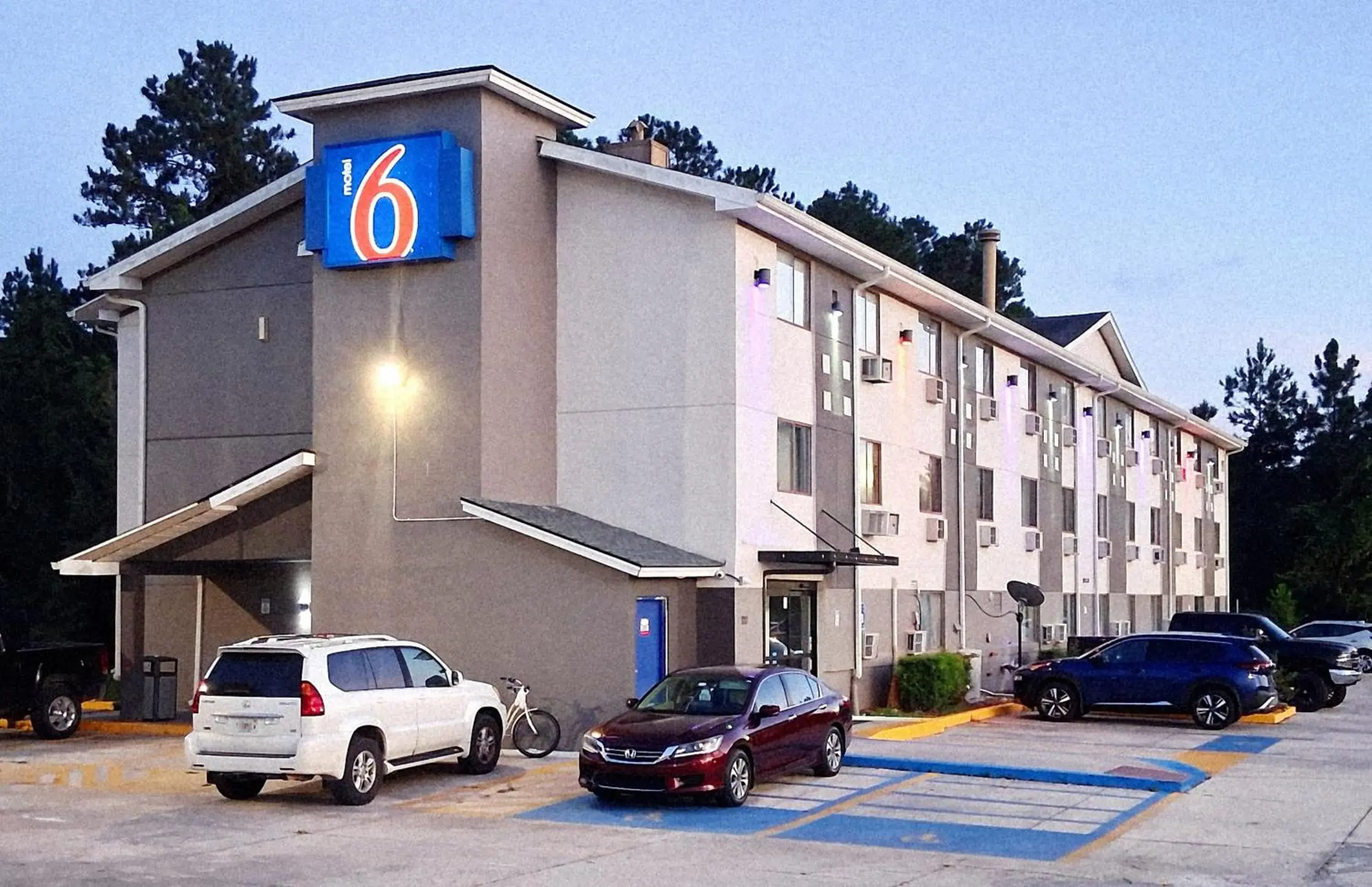 Property building in Motel 6 Kingsland Kings Bay Naval Property building in Motel 6 Kingsland Kings Bay Naval
