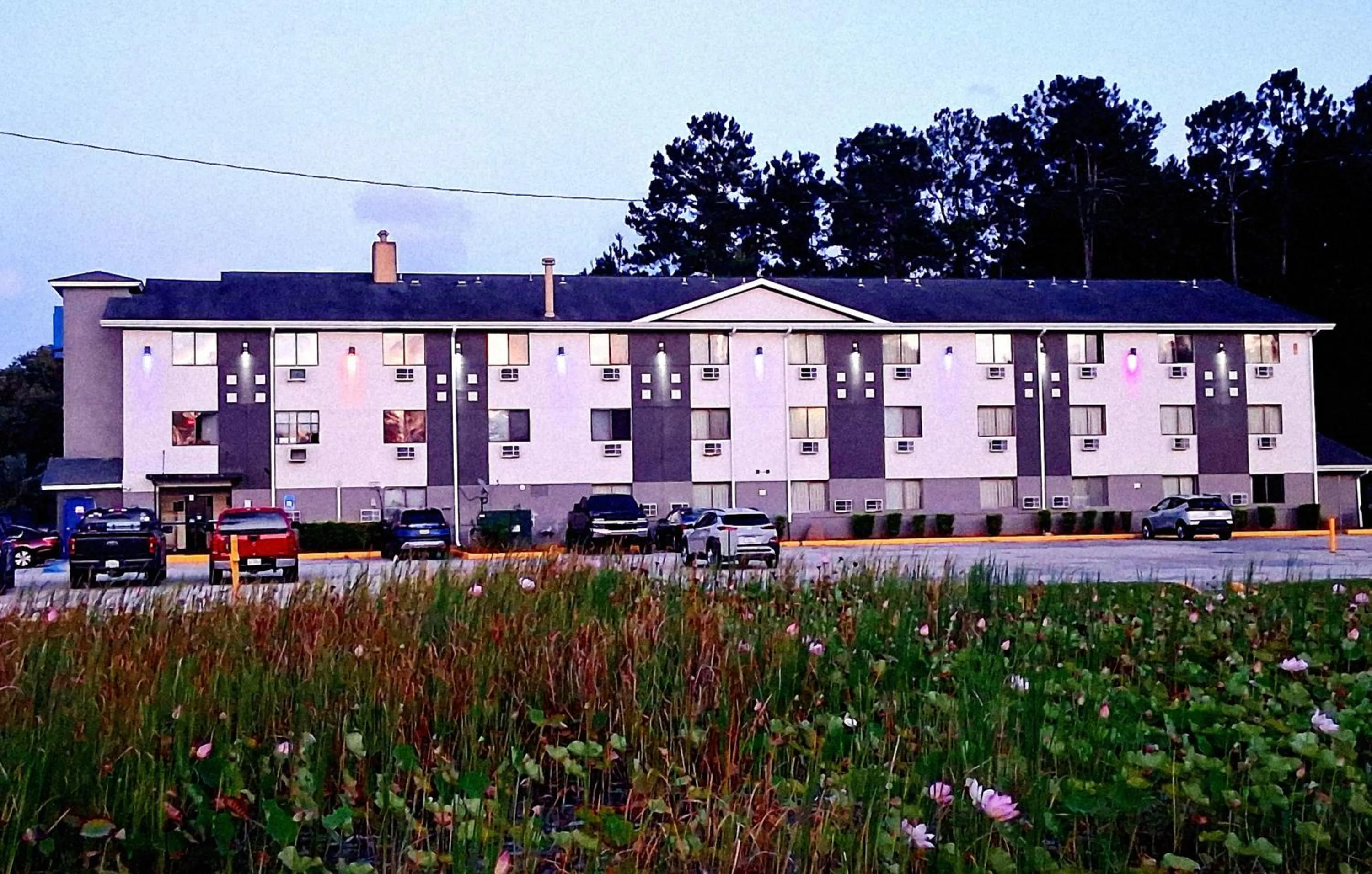 Property building in Motel 6 Kingsland Kings Bay Naval