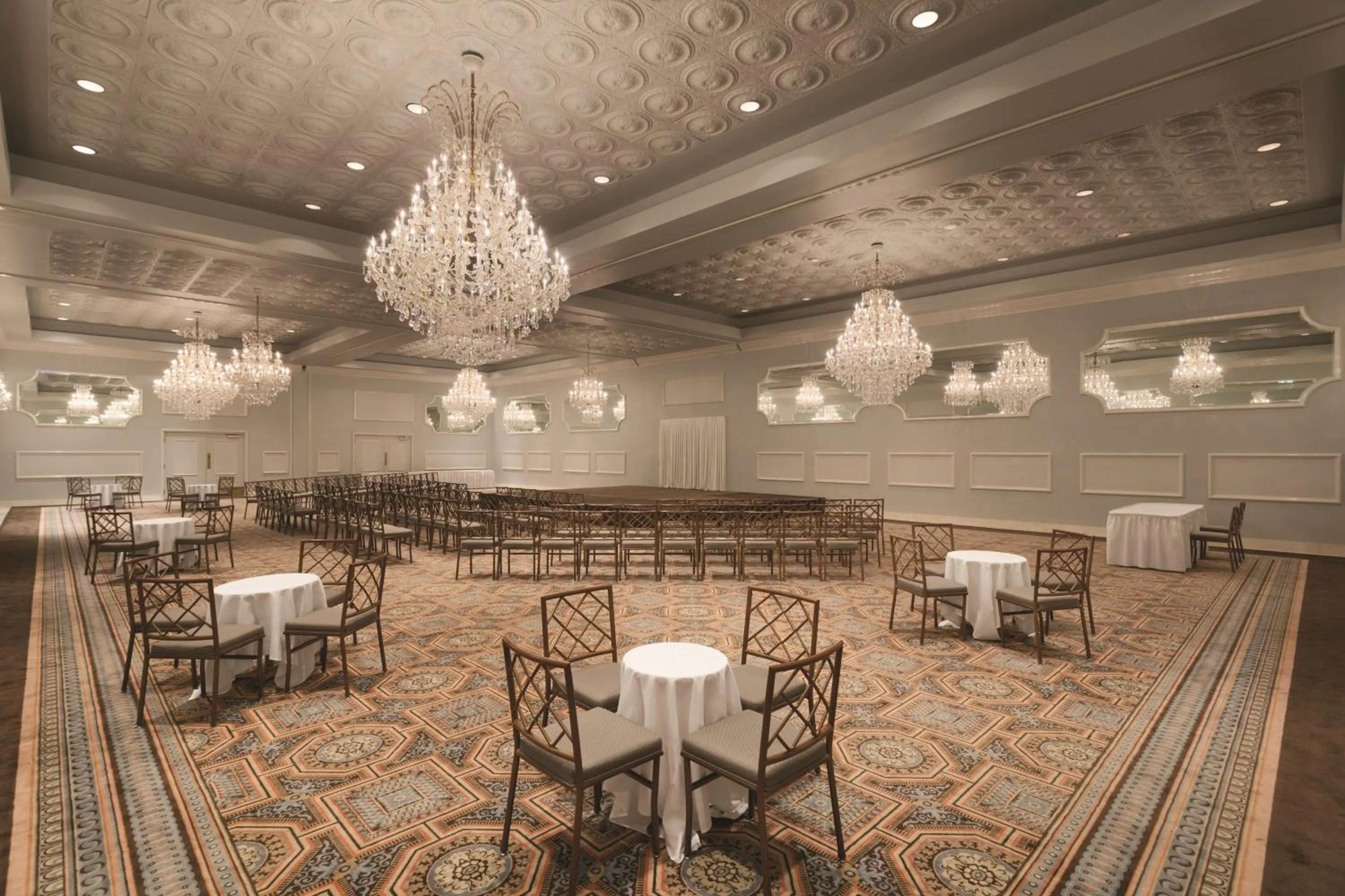 Meeting/conference room in Hilton Suites Chicago/Oakbrook Terrace