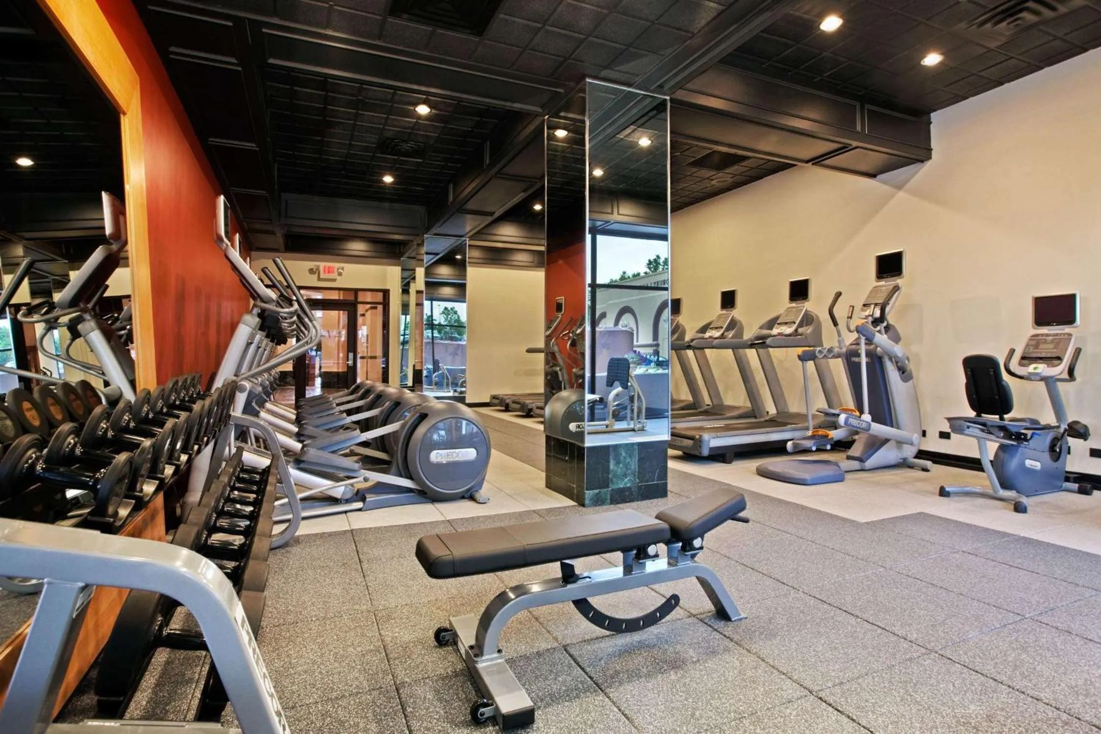Fitness centre/facilities in Hilton Suites Chicago/Oakbrook Terrace