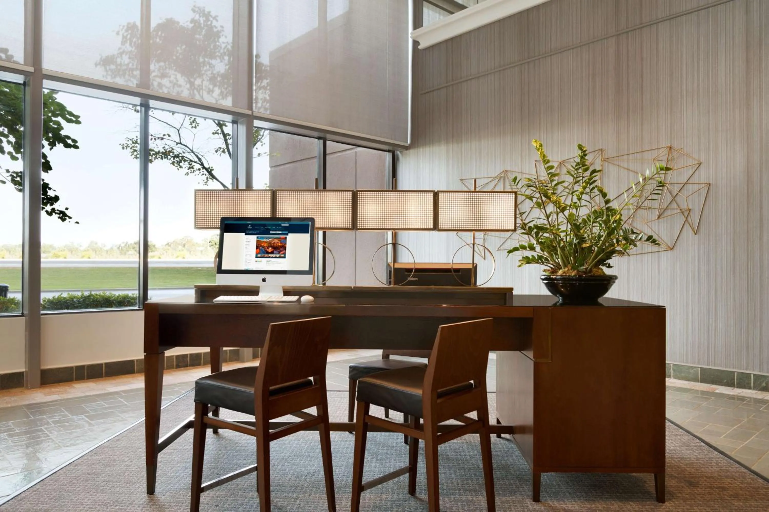 Business facilities in Hilton Suites Chicago/Oakbrook Terrace