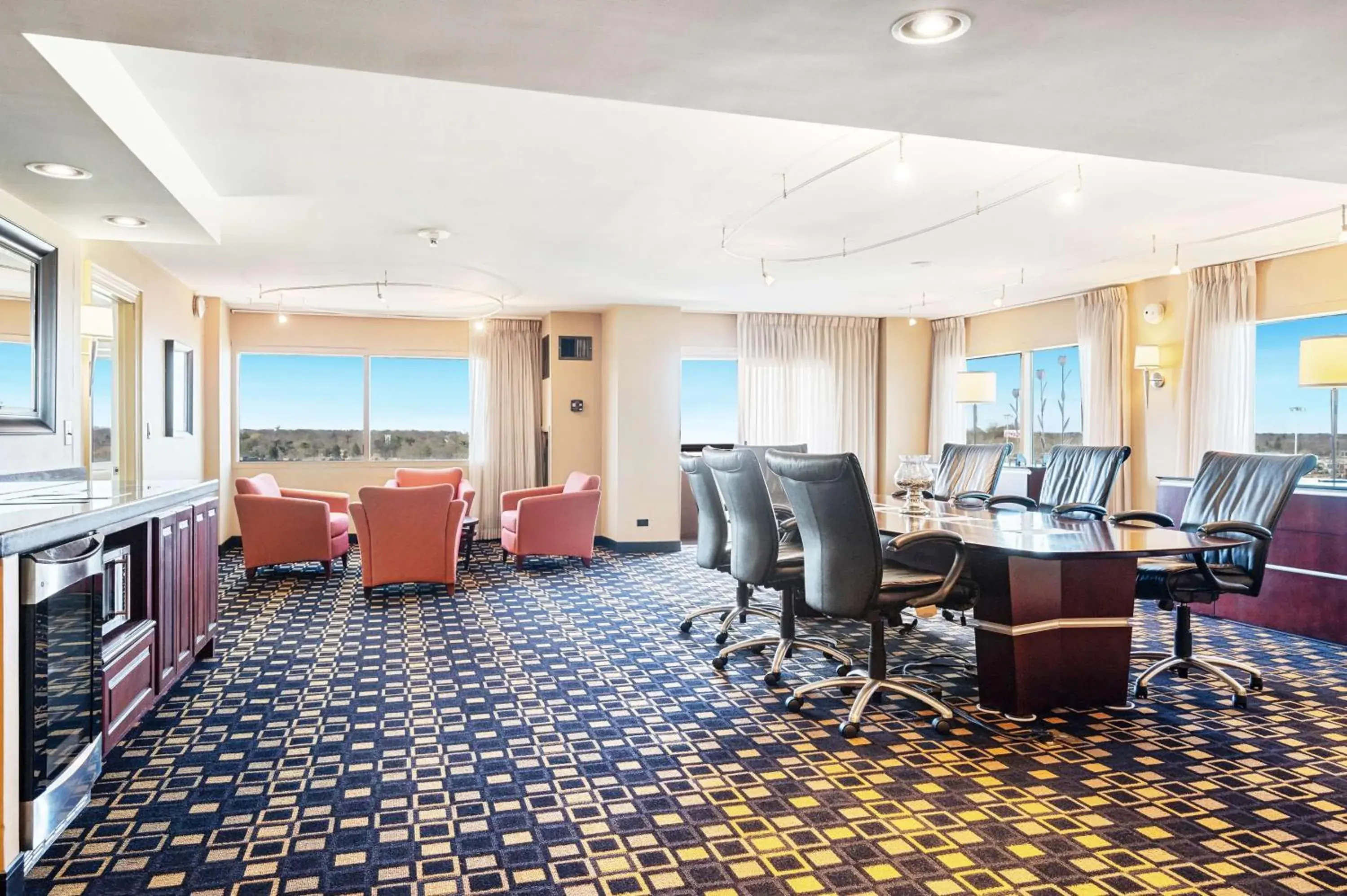 View (from property/room) in Hilton Suites Chicago/Oakbrook Terrace View (from property/room) in Hilton Suites Chicago/Oakbrook Terrace