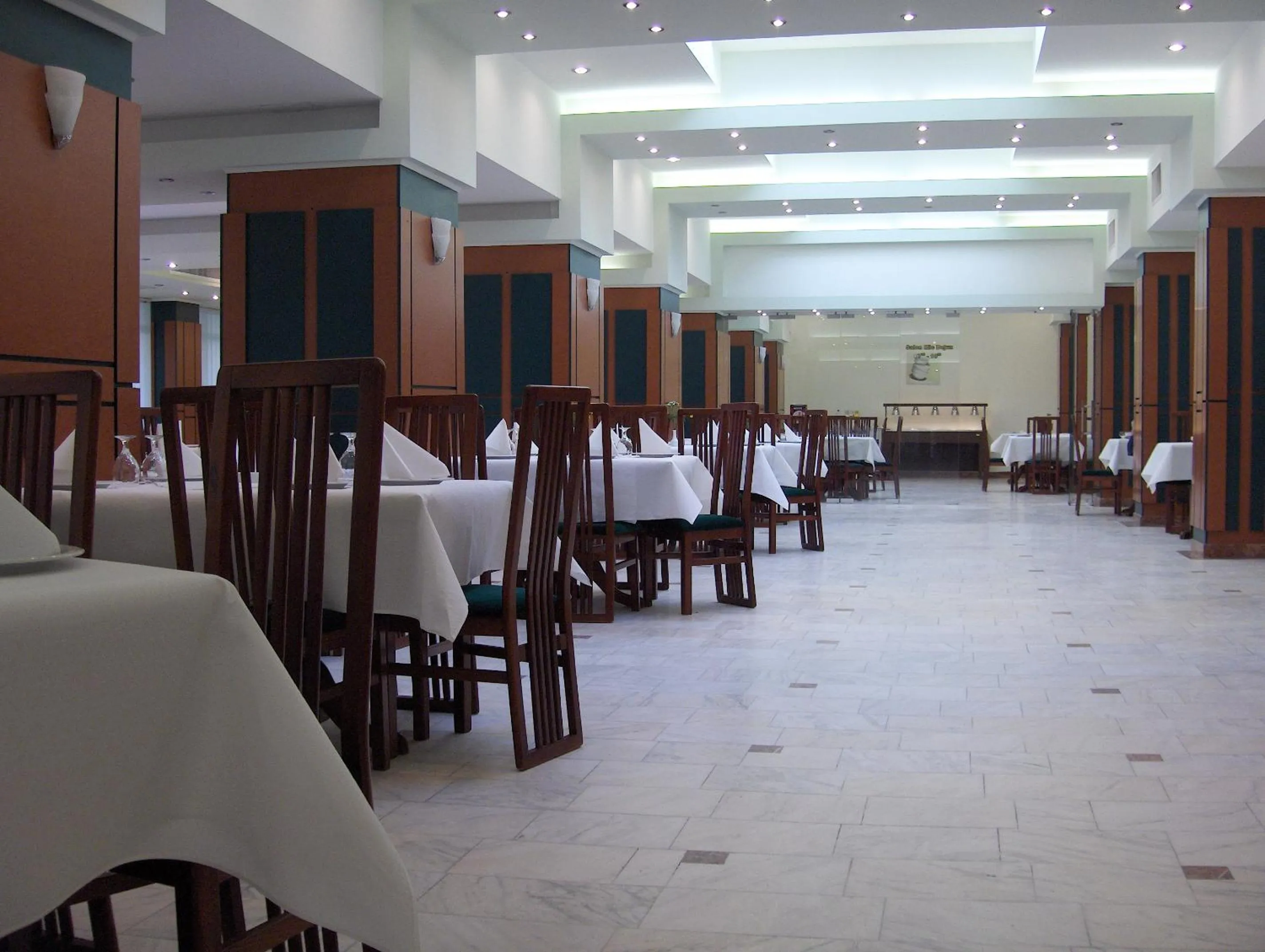Restaurant/places to eat in Hotel Egreta
