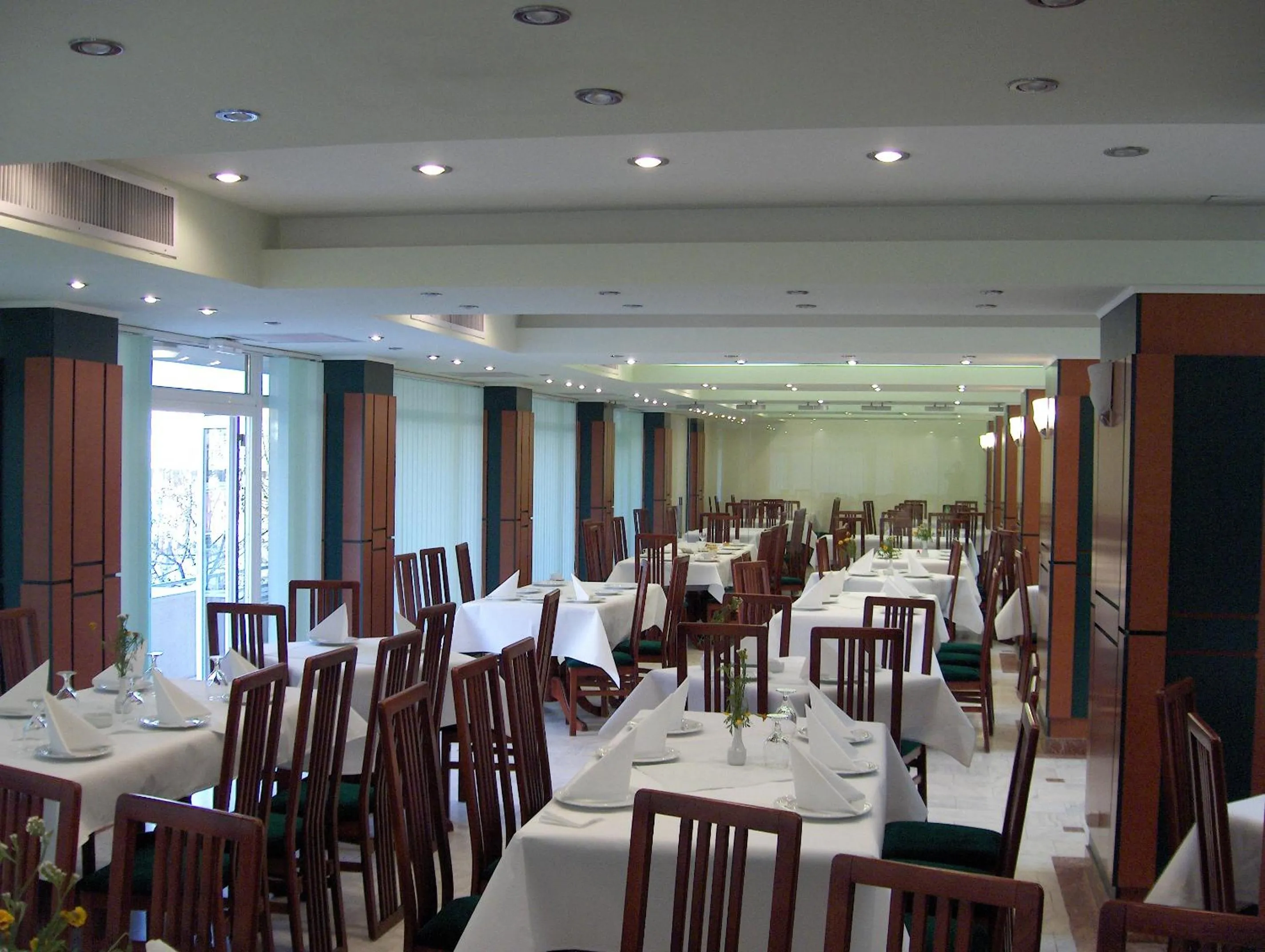 Restaurant/places to eat in Hotel Egreta
