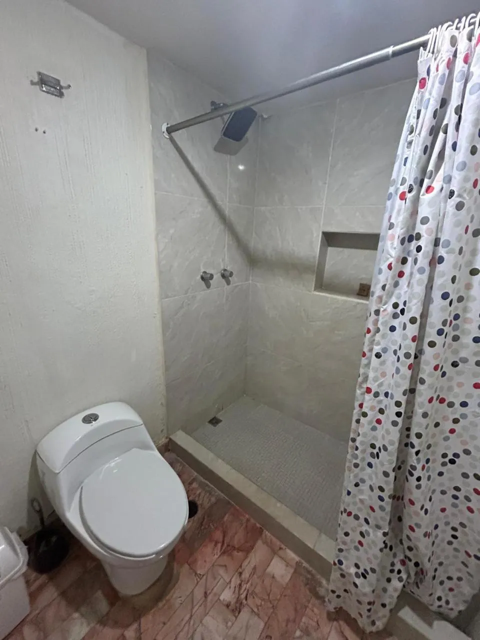 Shower in Villa en Marinaterra en seguida de Marina San Carlos