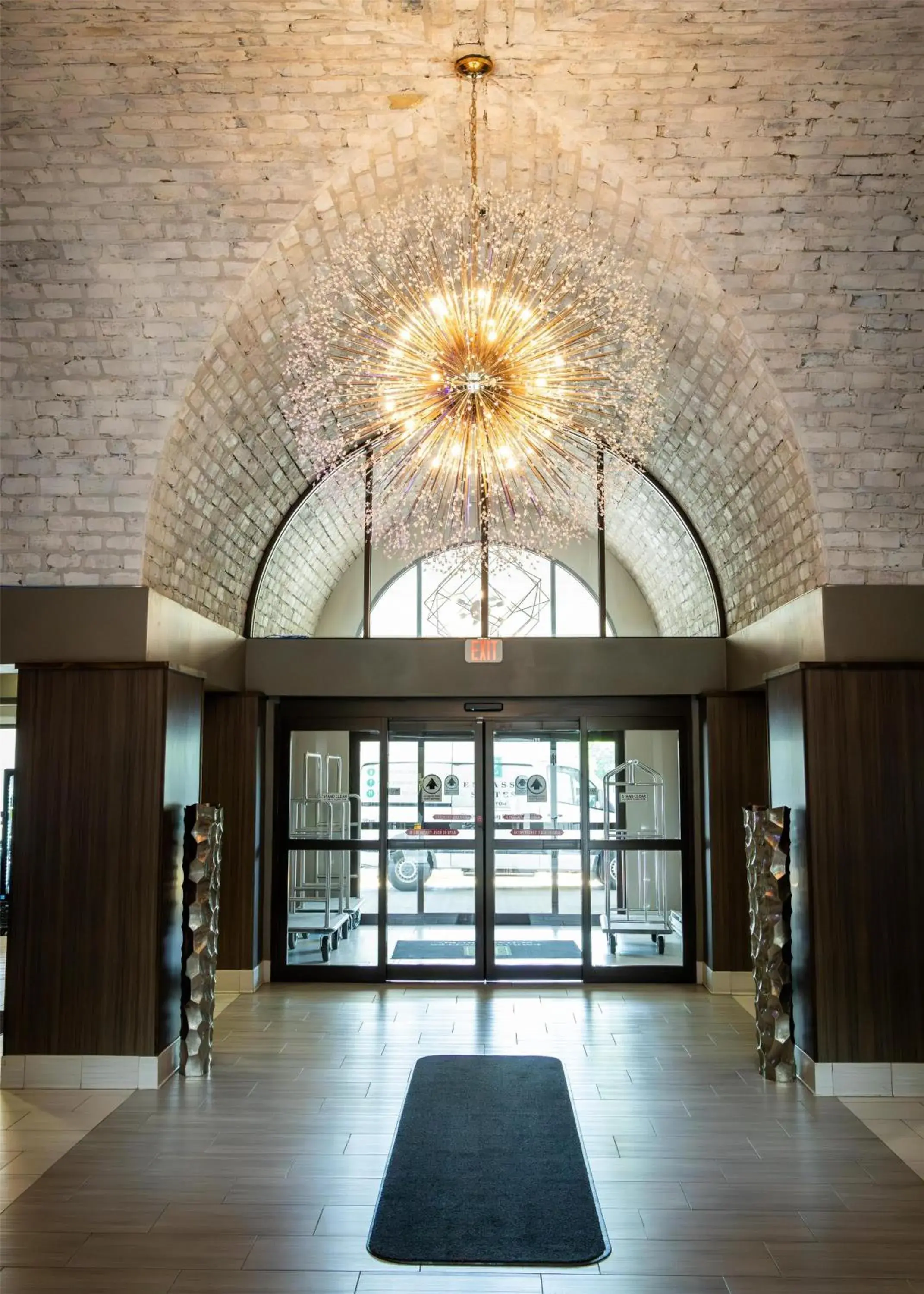 Lobby or reception in Embassy Suites by Hilton Chicago Schaumburg Woodfield Lobby or reception in Embassy Suites by Hilton Chicago Schaumburg Woodfield
