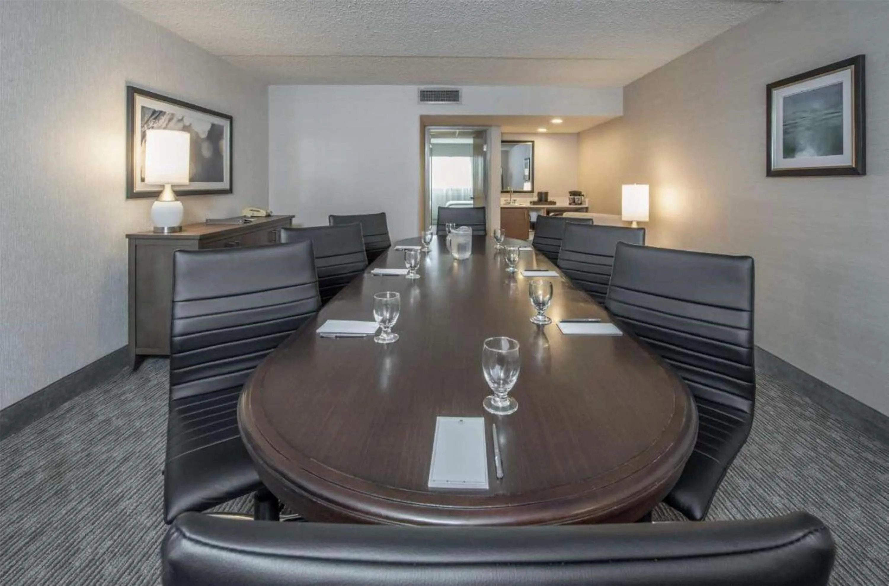 Bedroom in Embassy Suites by Hilton Chicago Schaumburg Woodfield