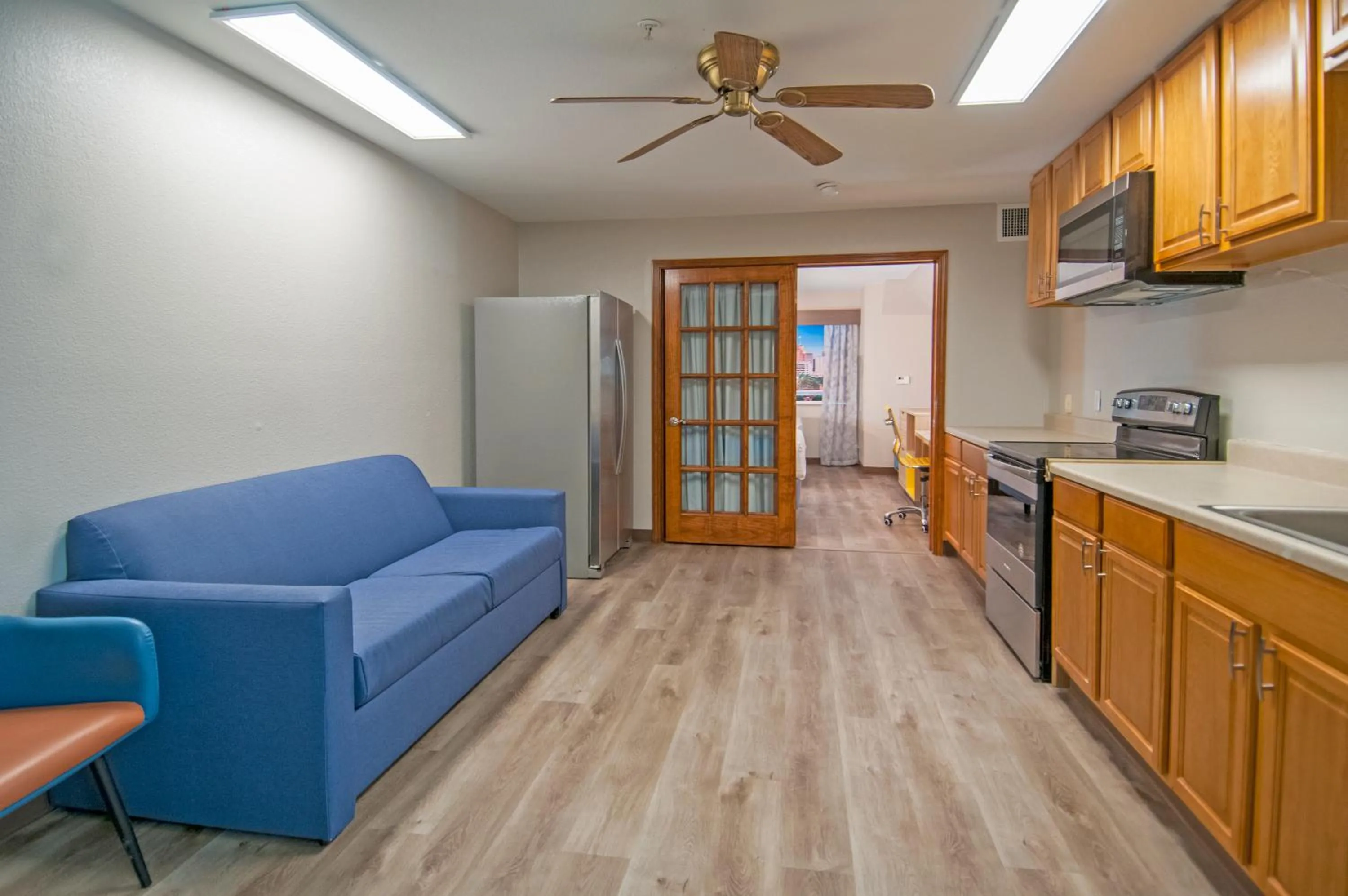 Living room in Days Inn & Suites by Wyndham San Antonio North/Stone Oak