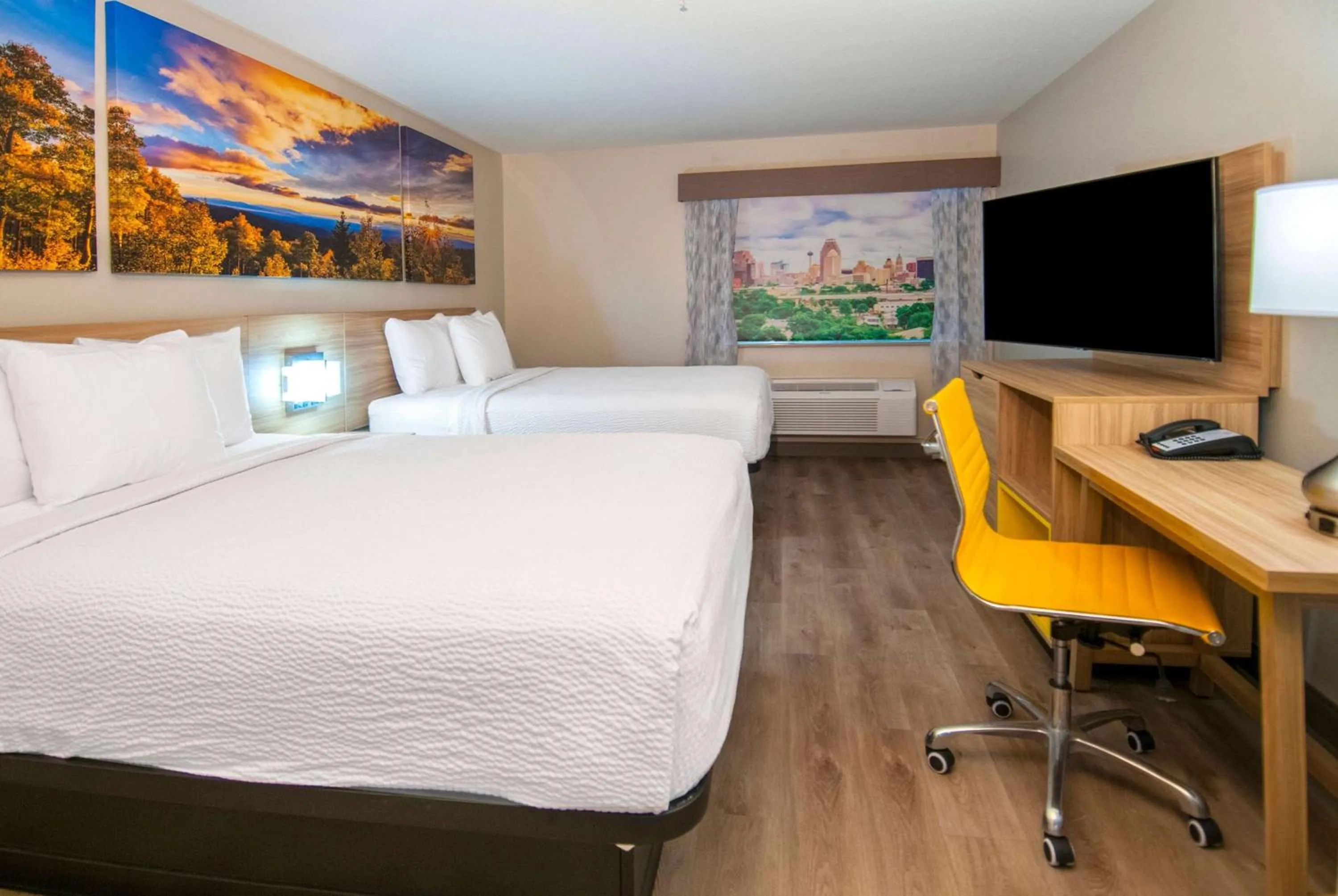 Photo of the whole room, Bed in Days Inn & Suites by Wyndham San Antonio North/Stone Oak