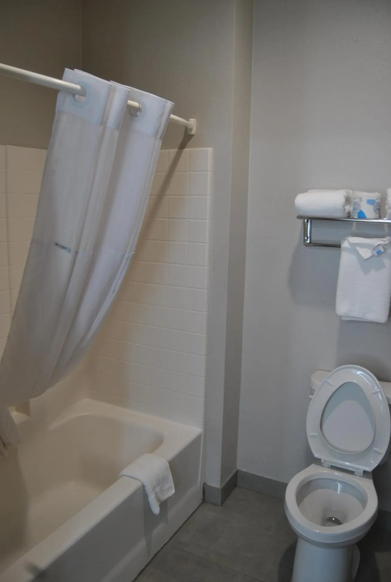 Days Inn & Suites by Wyndham San Antonio North/Stone Oak