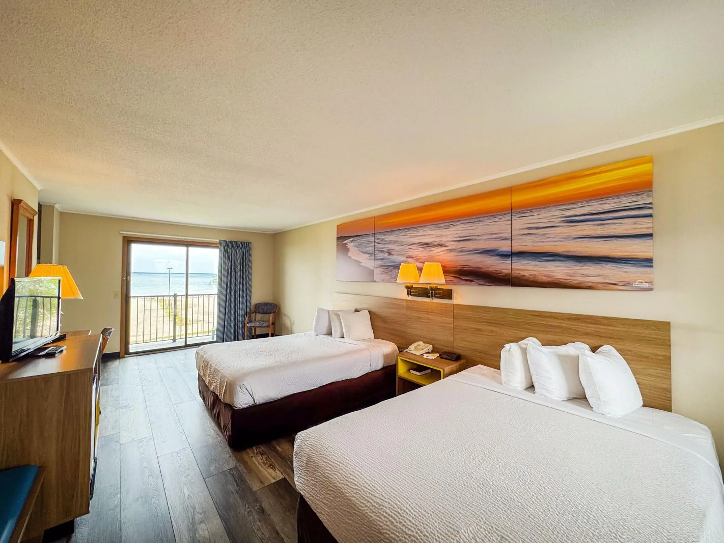 Deluxe Queen Room with Two Queen Beds - Non-Smoking in Days Inn by Wyndham Mackinaw City - Lakeview Deluxe Queen Room with Two Queen Beds - Non-Smoking in Days Inn by Wyndham Mackinaw City - Lakeview