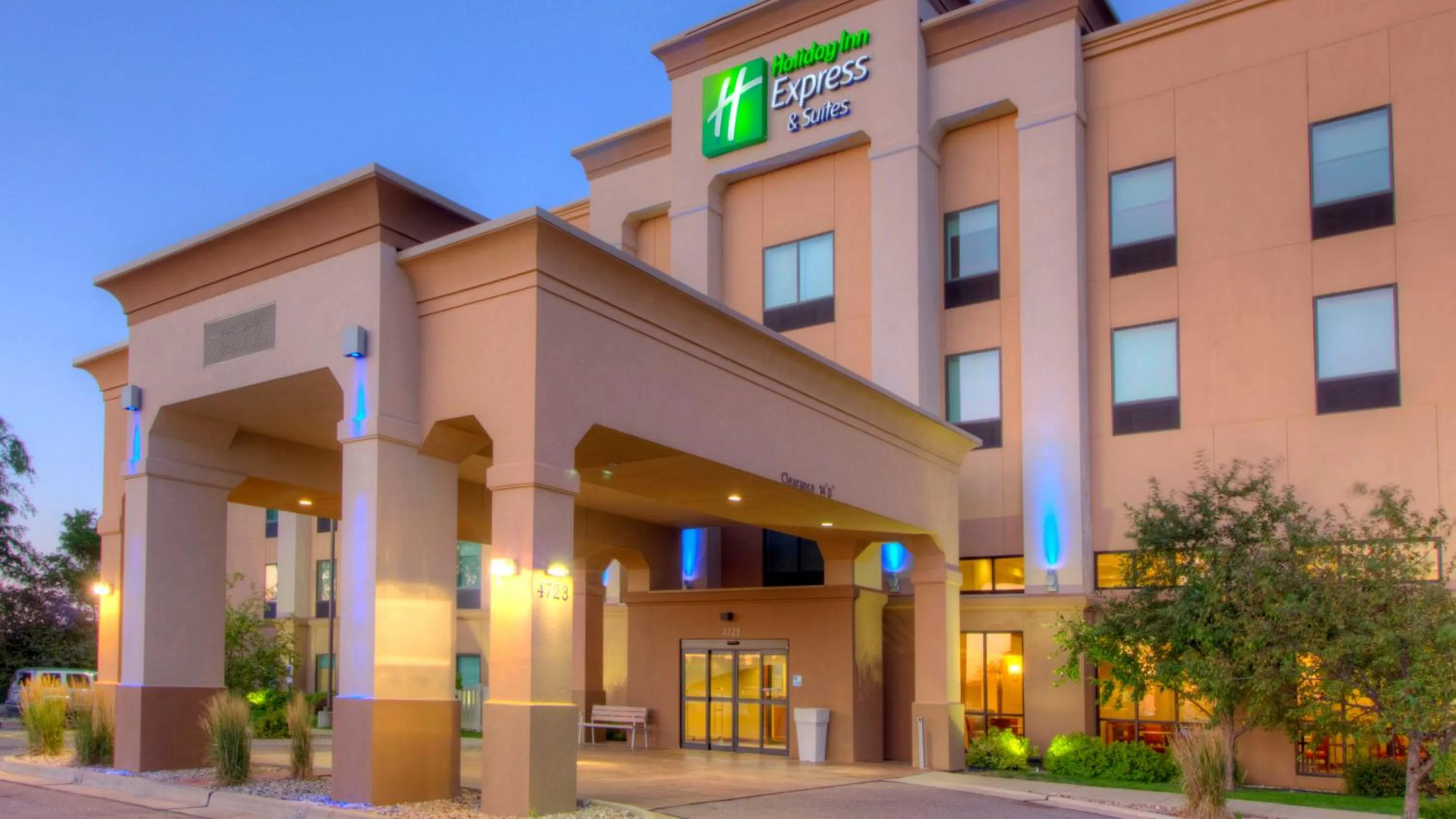 Property building in Holiday Inn Express & Suites Sioux City-South by IHG