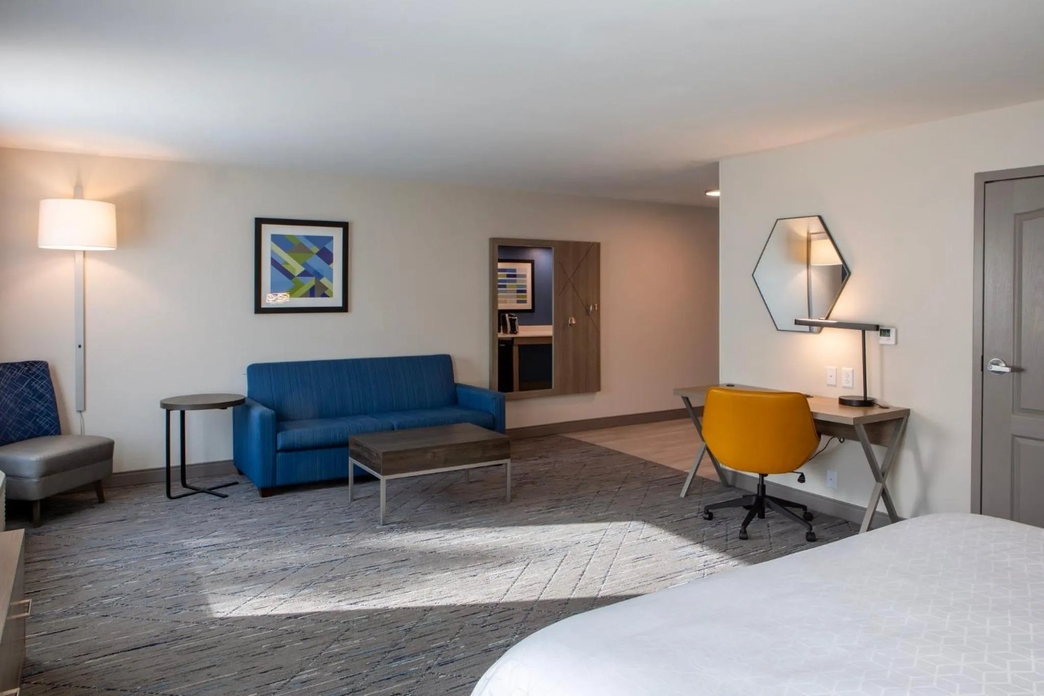 Bedroom, Bed in Holiday Inn Express & Suites Sioux City-South by IHG