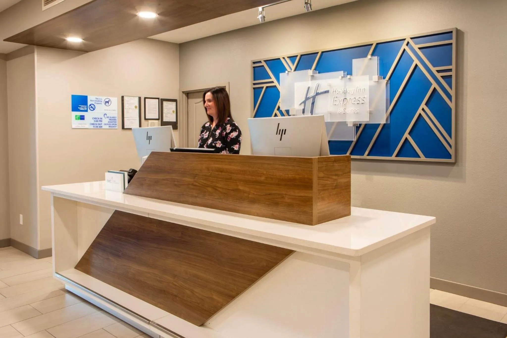 Property building in Holiday Inn Express & Suites Sioux City-South by IHG