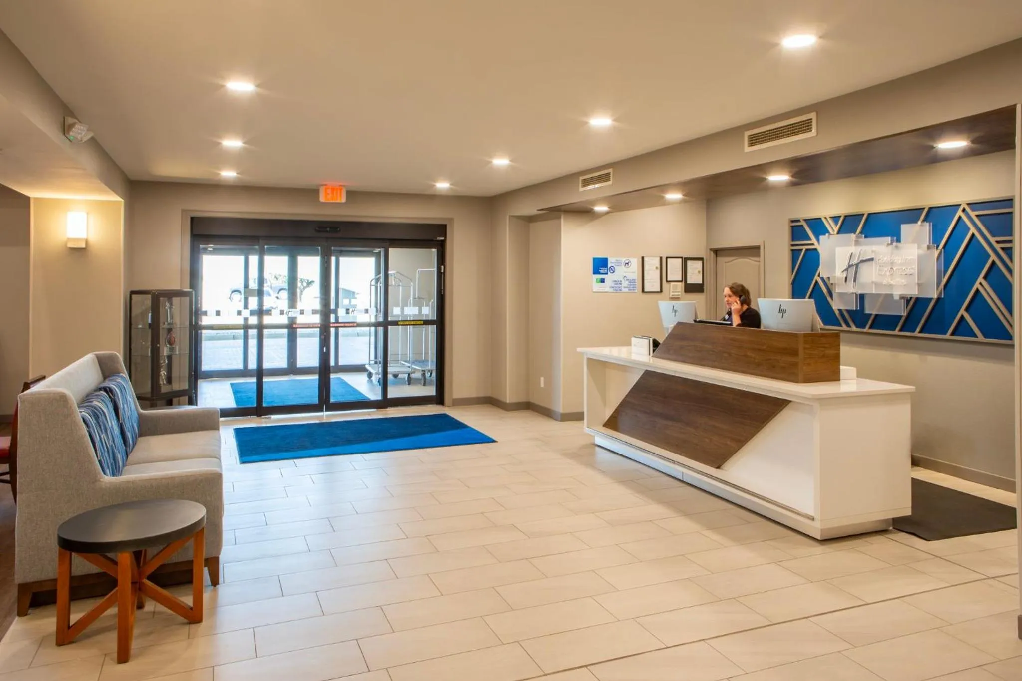 Property building in Holiday Inn Express & Suites Sioux City-South by IHG