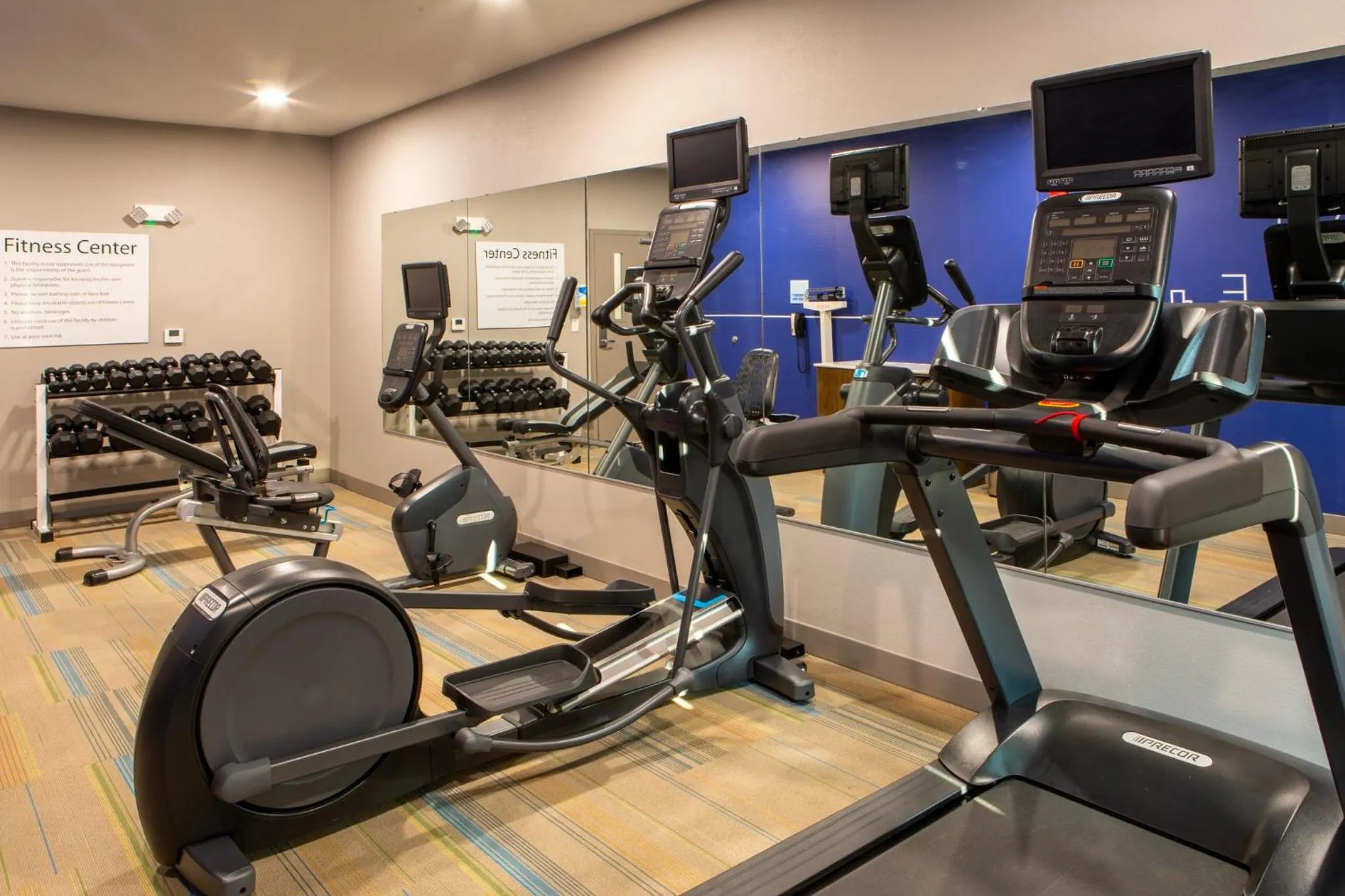 Fitness centre/facilities in Holiday Inn Express & Suites Sioux City-South by IHG