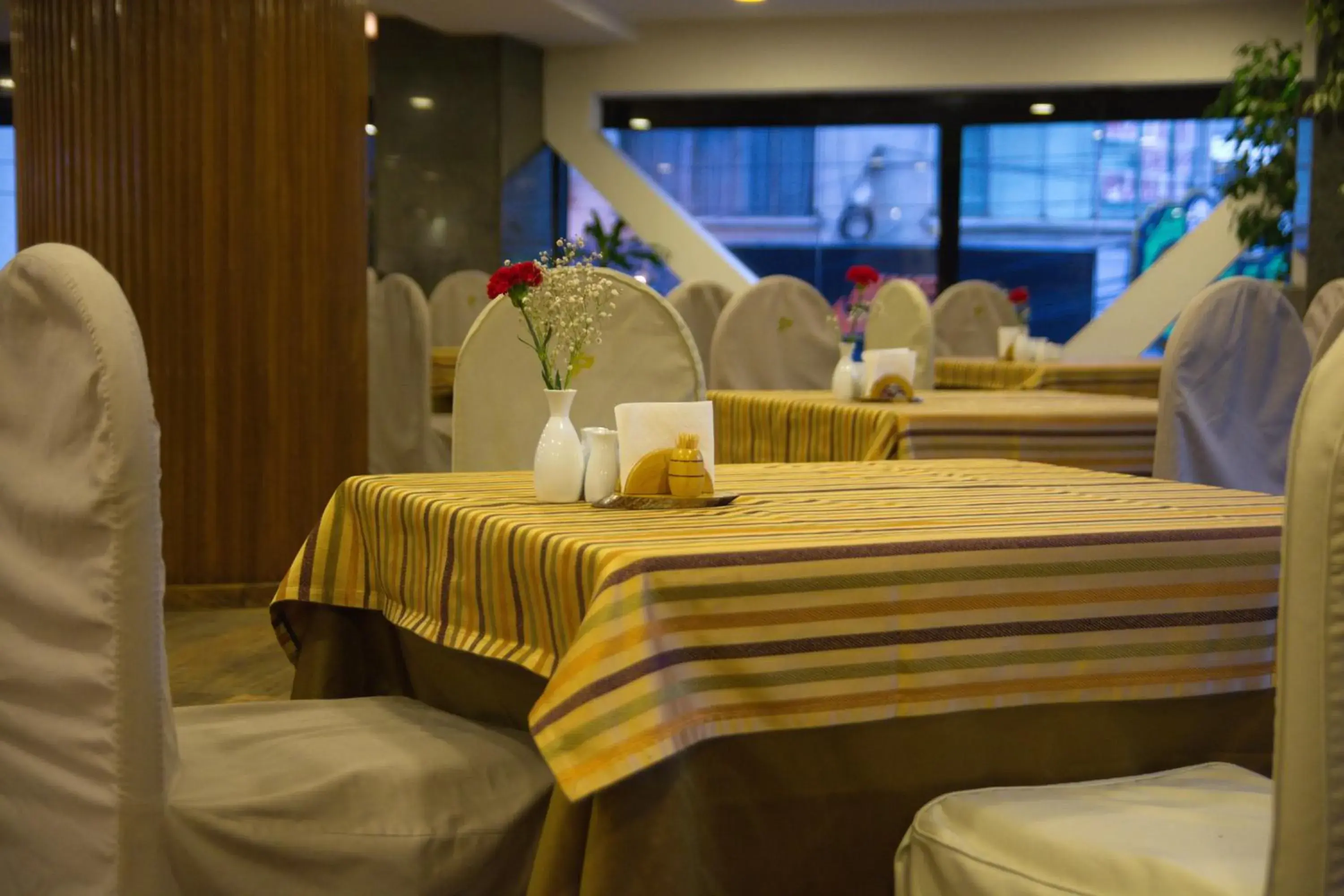 Restaurant/places to eat in Hotel Presidente Restaurant/places to eat in Hotel Presidente