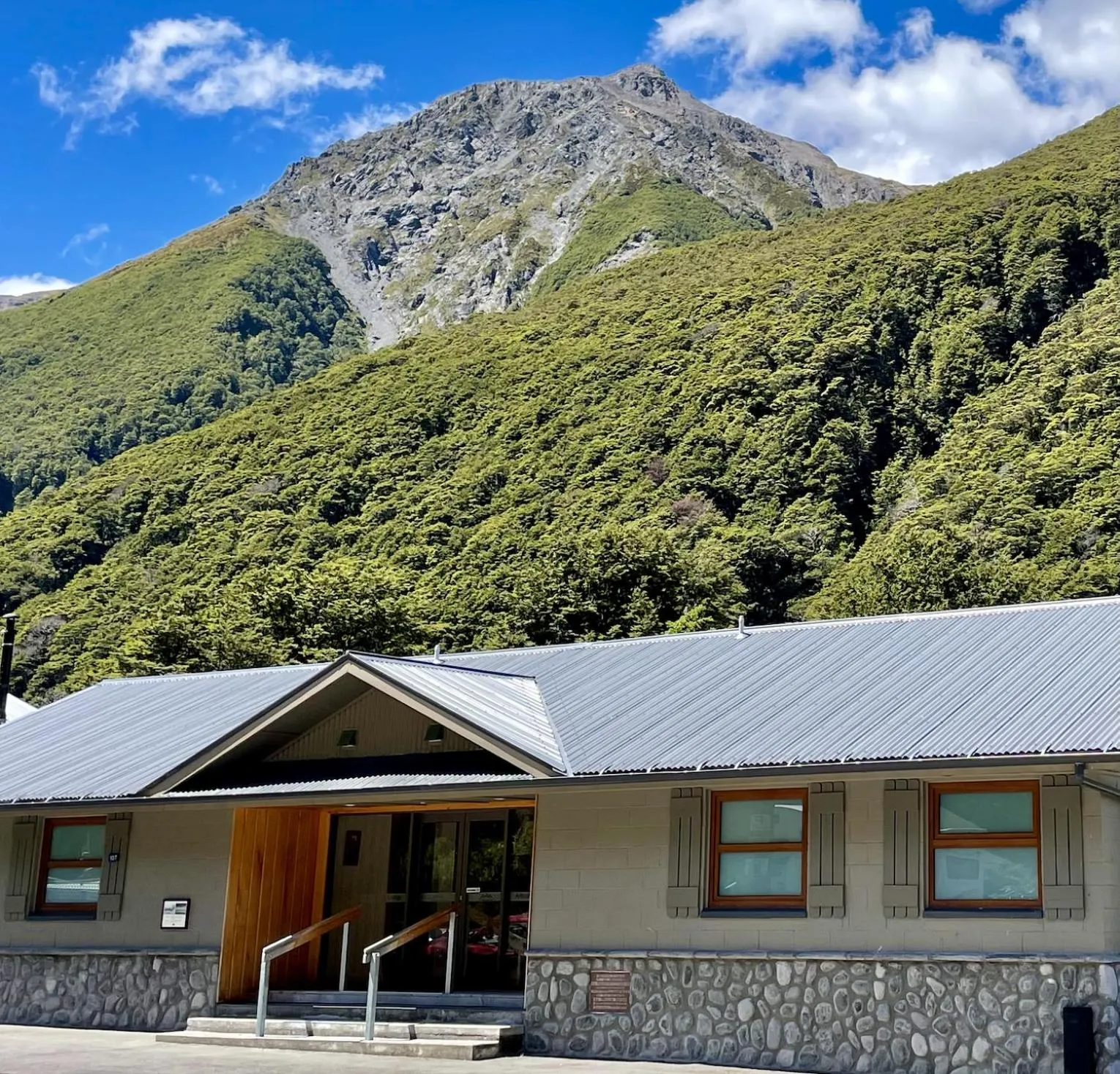 Property building in Arthur's Pass Motel & Lodge