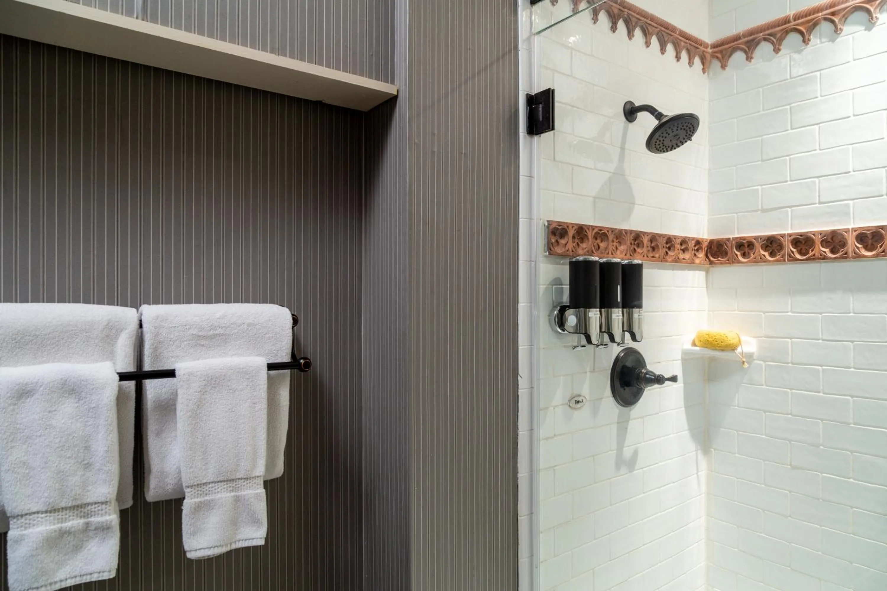 Shower in Inn at Woodhaven-In the Heart of the Bourbon Trail-Over 12 Distilleries Nearby
