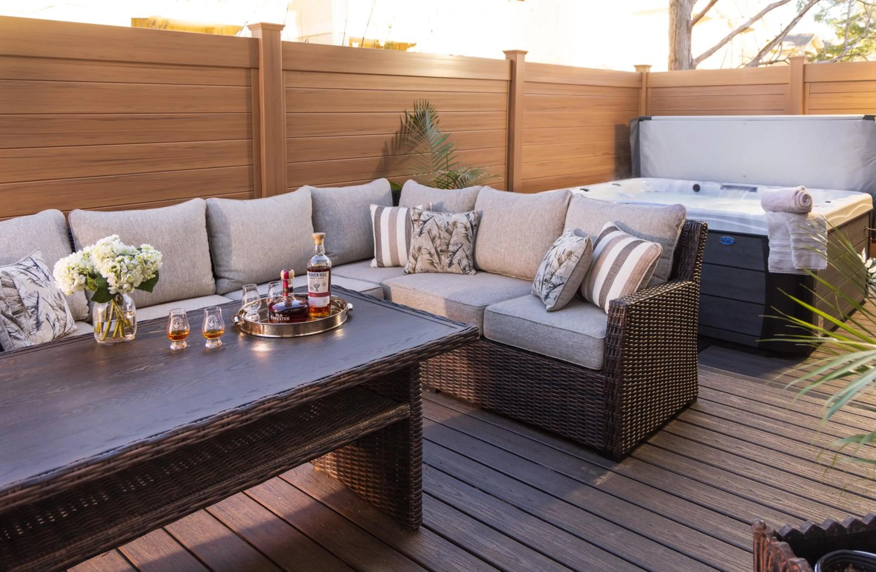 Day in Inn at Woodhaven-In the Heart of the Bourbon Trail-Over 12 Distilleries Nearby